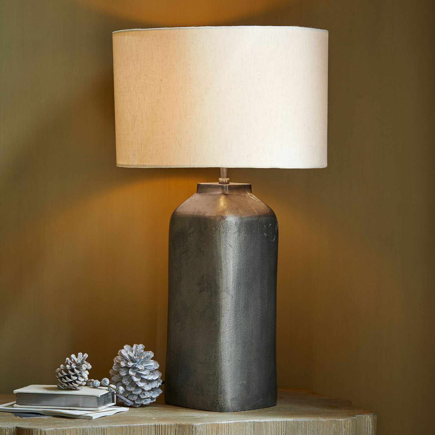 Lampa stołowa Bradmoor