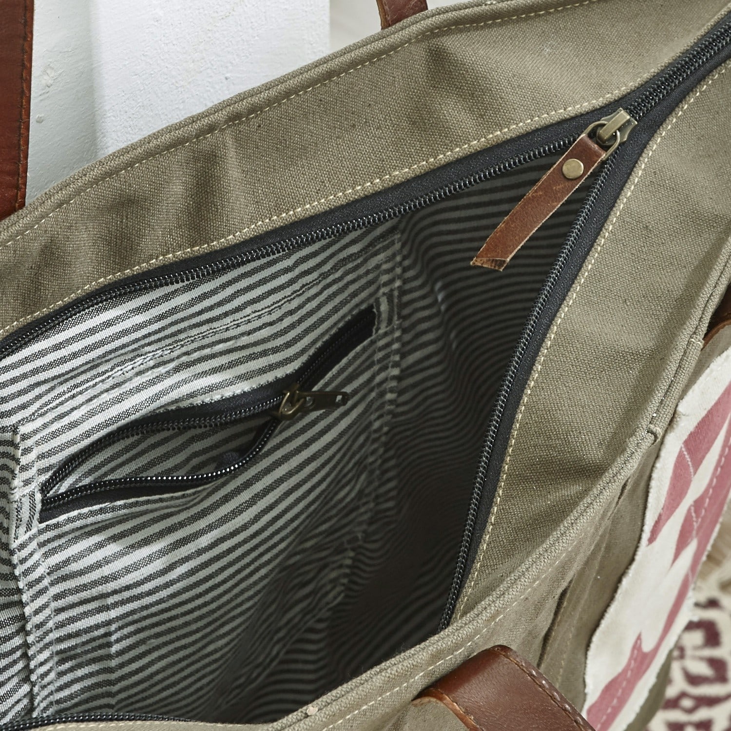 Tasche Larra