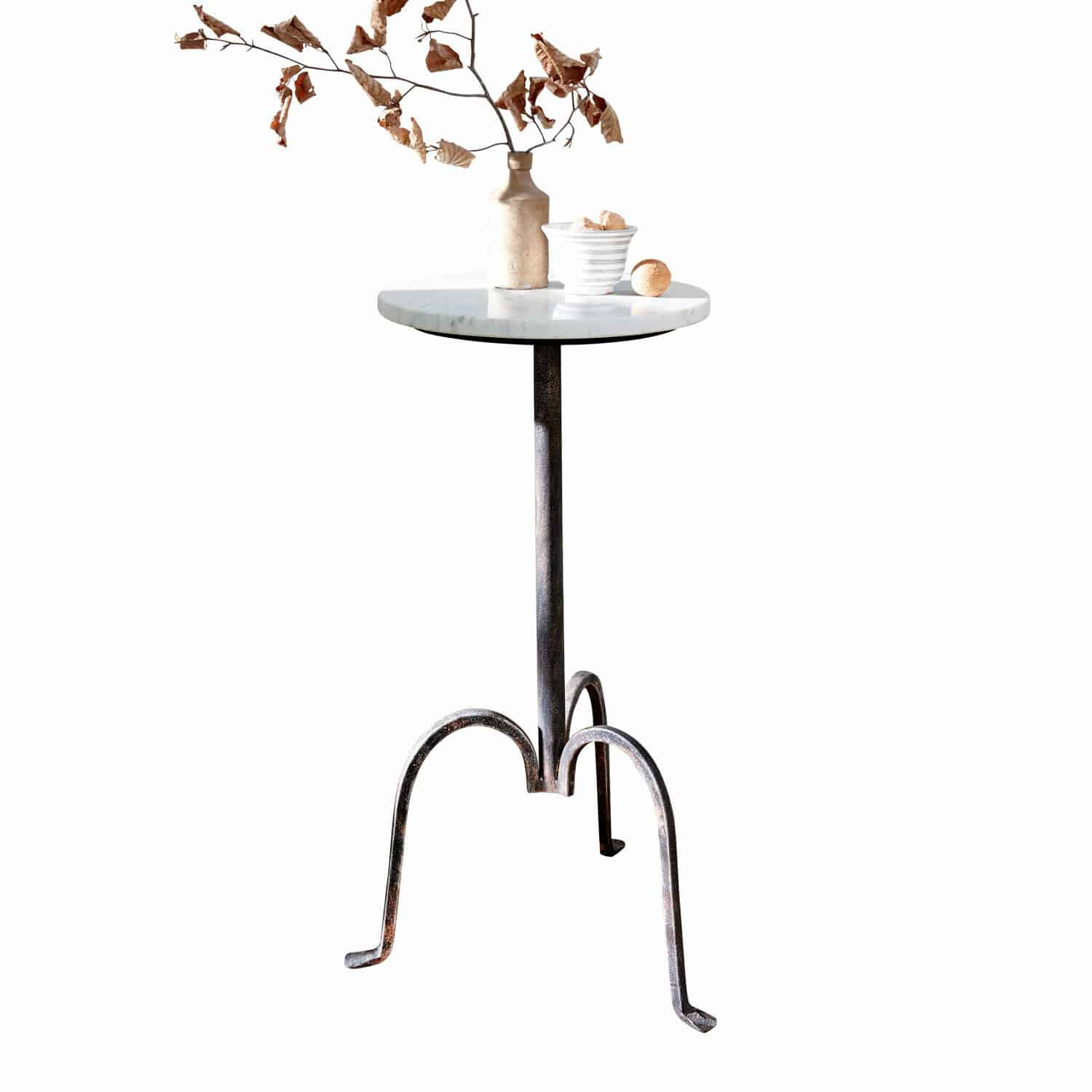 Beistelltisch Taylor Beistelltisch mit weißer Marmorplatte und schwarzem Metallgestell im Vintage-Stil