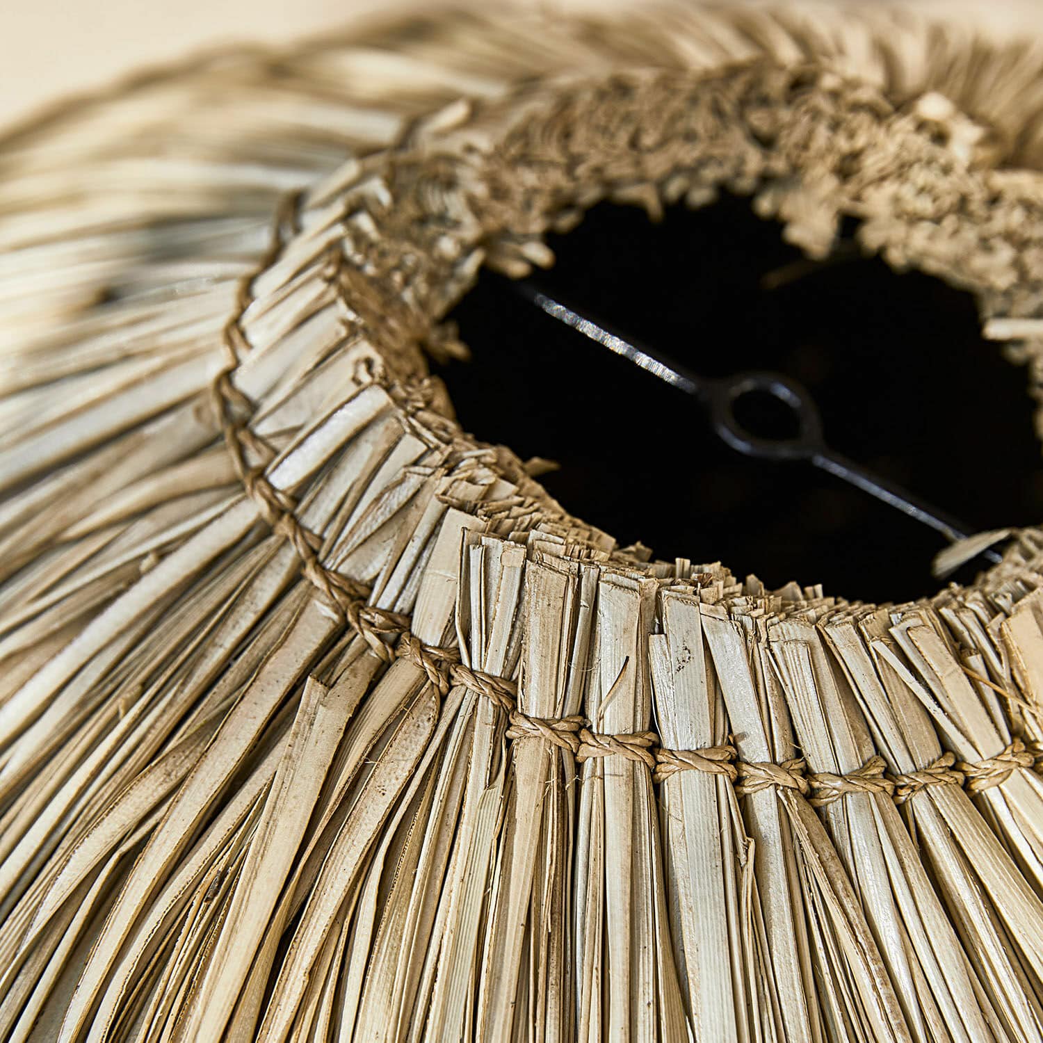 Natürlicher Lampenschirm aus Seegras in Beige für dekorative Boho-Lampe