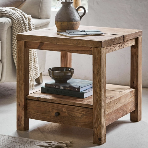 Quadratischer Beistelltisch aus naturbelassenem Kiefernholz mit Schublade und Ablage