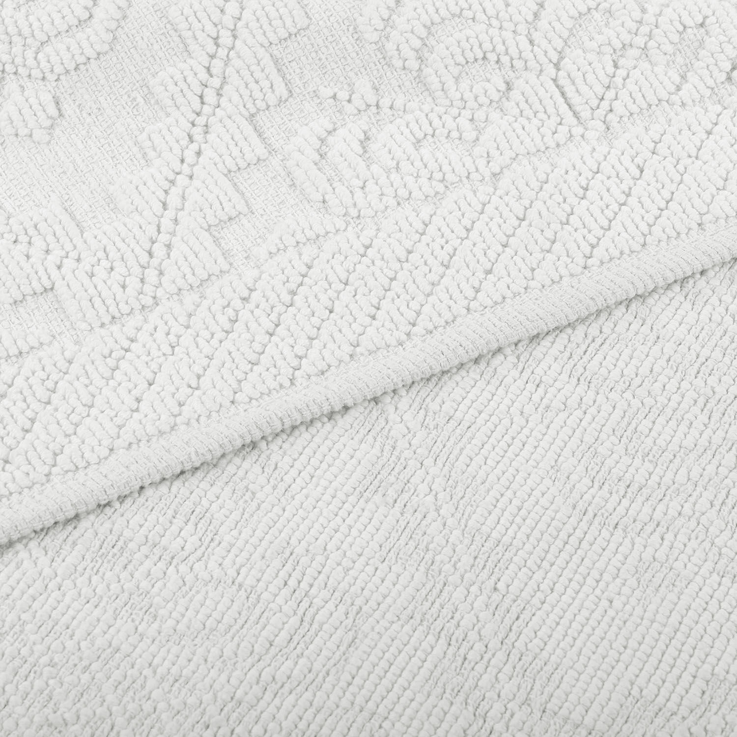 Weiße Mivorex Badematte aus weicher Baumwolle mit feinem Muster, rutschfest und saugfähig