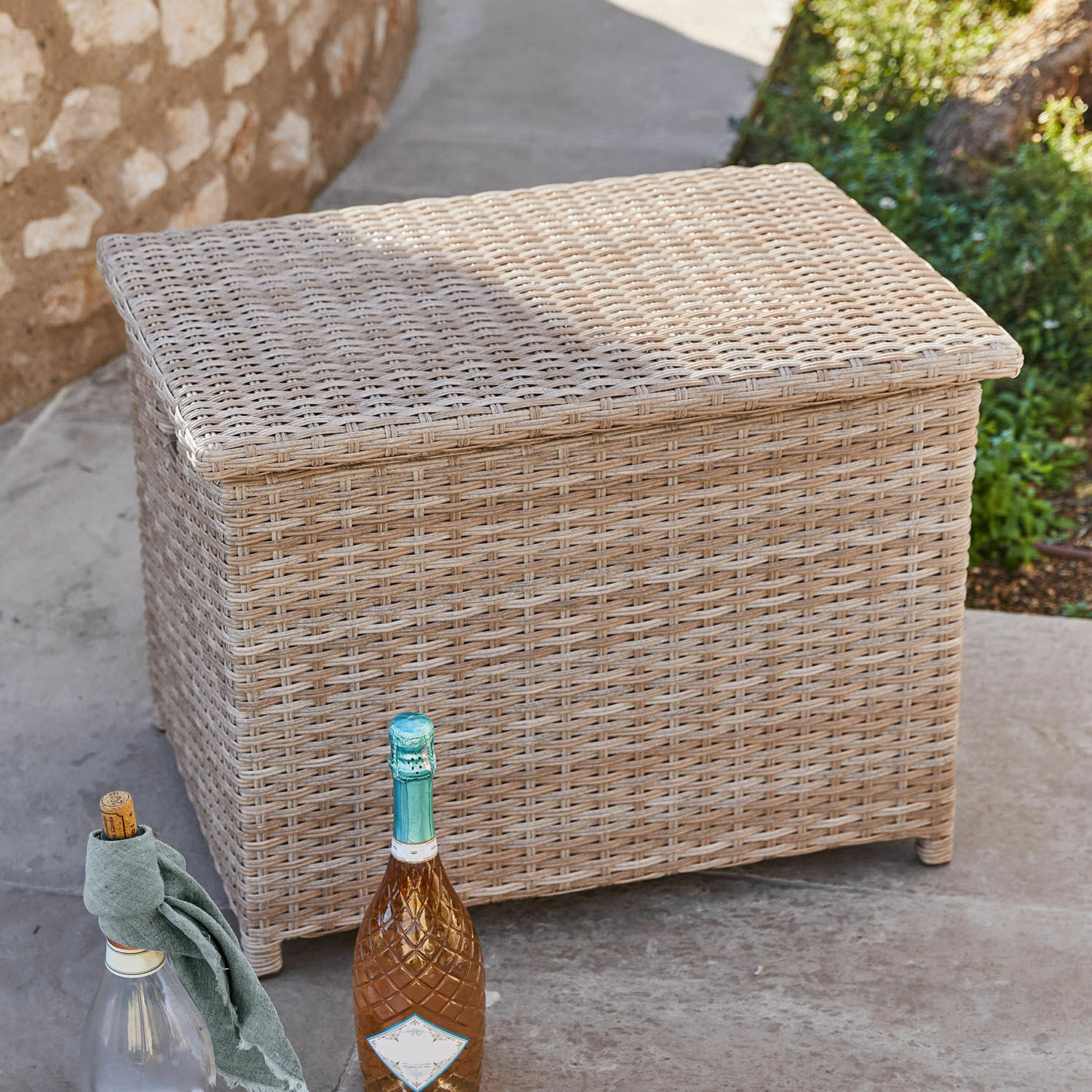 Aufbewahrungsbox aus natürlichem Rattan, ideal für den Außenbereich