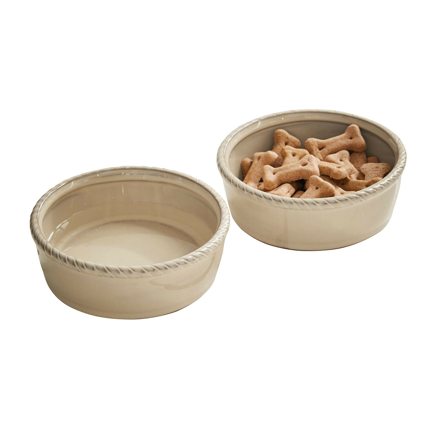 Futternapf 2er Set Pawilo Zwei beige Keramik-Hundenäpfe mit dekorativem Rand, einer gefüllt mit Knochenkeksen, Futternapf und Wassernapf