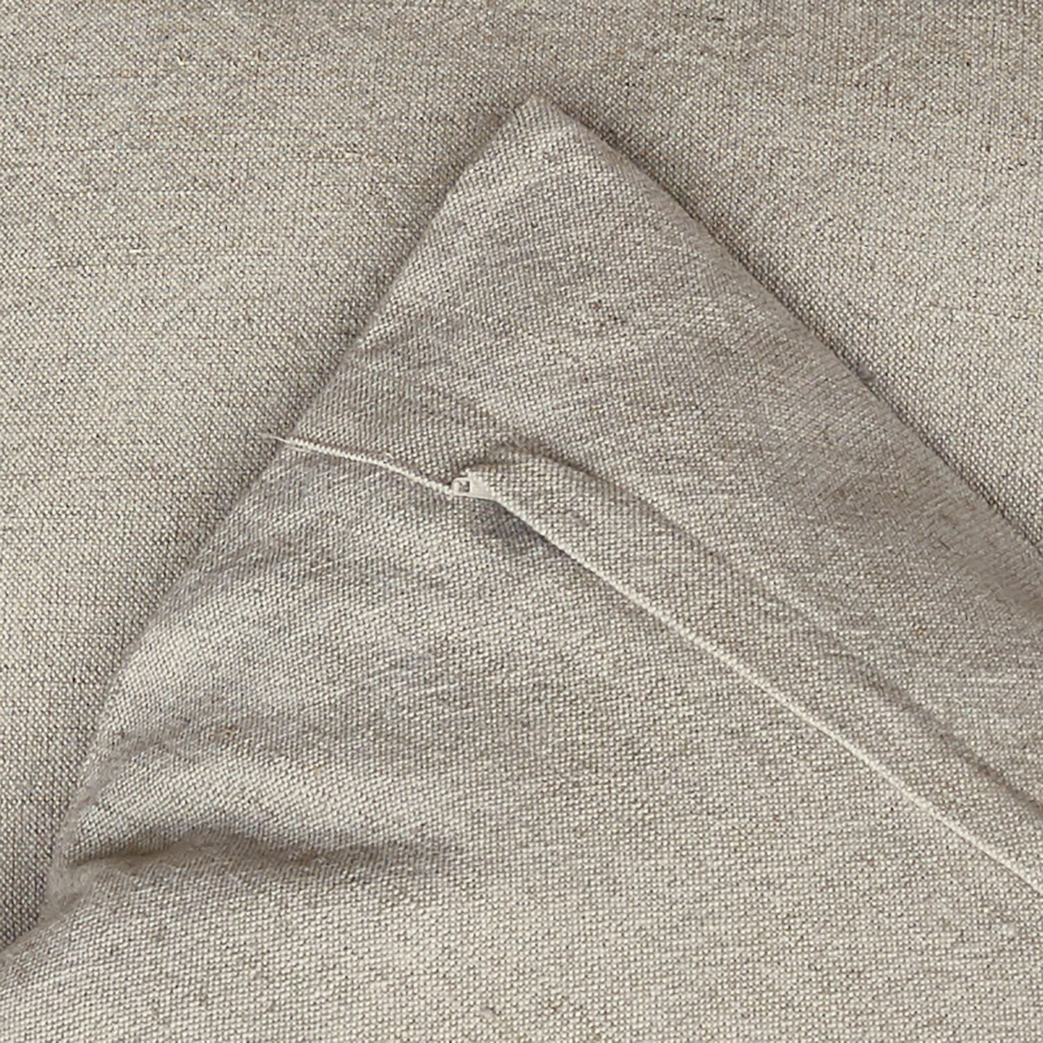 Beige Leinen-Kissenhülle mit Reißverschluss aus Naturmaterial, stilvolle Wohnaccessoire