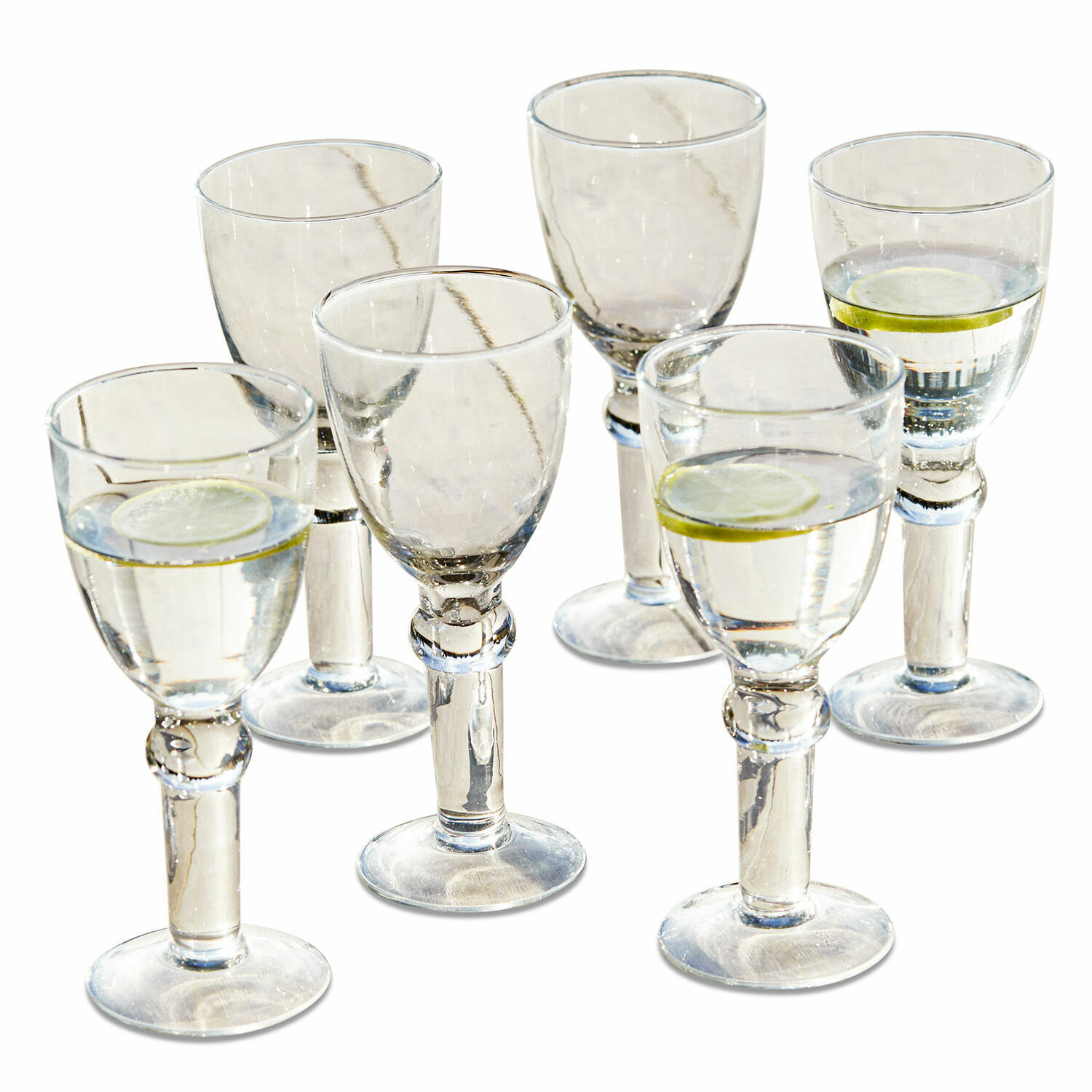 Weinglas 6er Set Devon Sechser-Set klare Gläser mit dickem Stiel, gefüllt mit Wasser und Zitronenscheibe