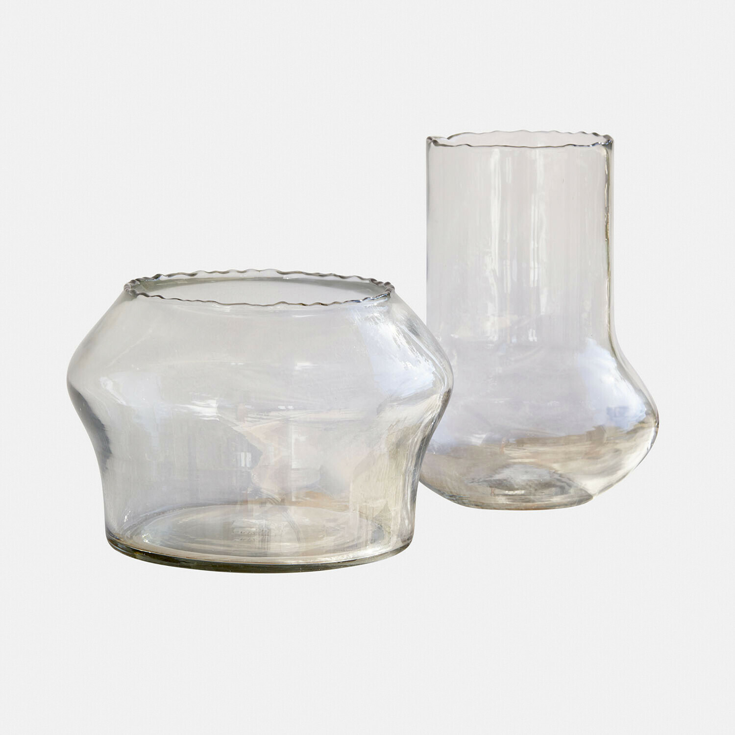 Windlicht 2er Set Lumiras Set aus zwei transparenten Glasvasen mit unregelmäßiger Form und wellenförmigem Rand