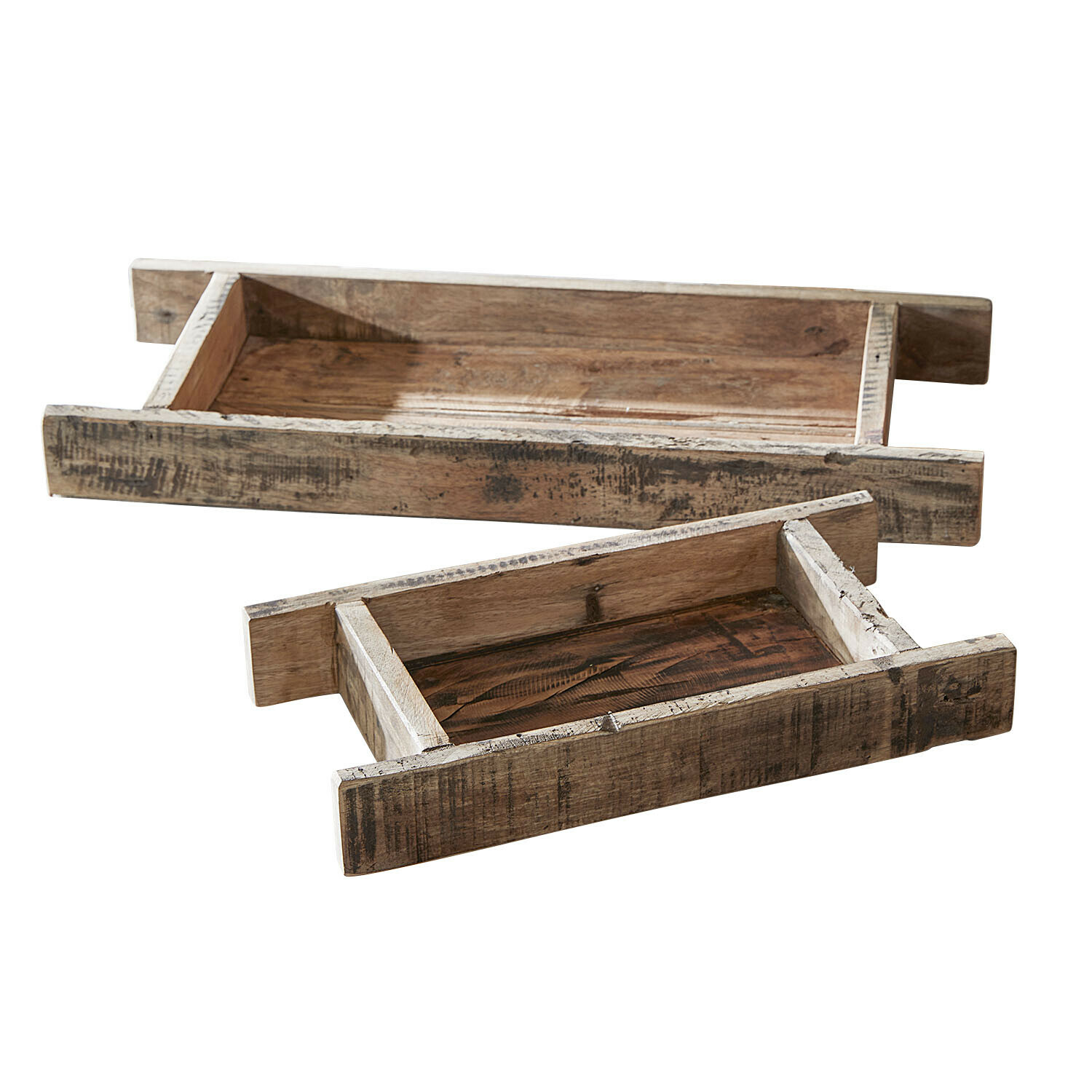 Rechteckige Holztabletts in Naturfarbe mit sichtbarer Maserung für Dekoration und Servieren