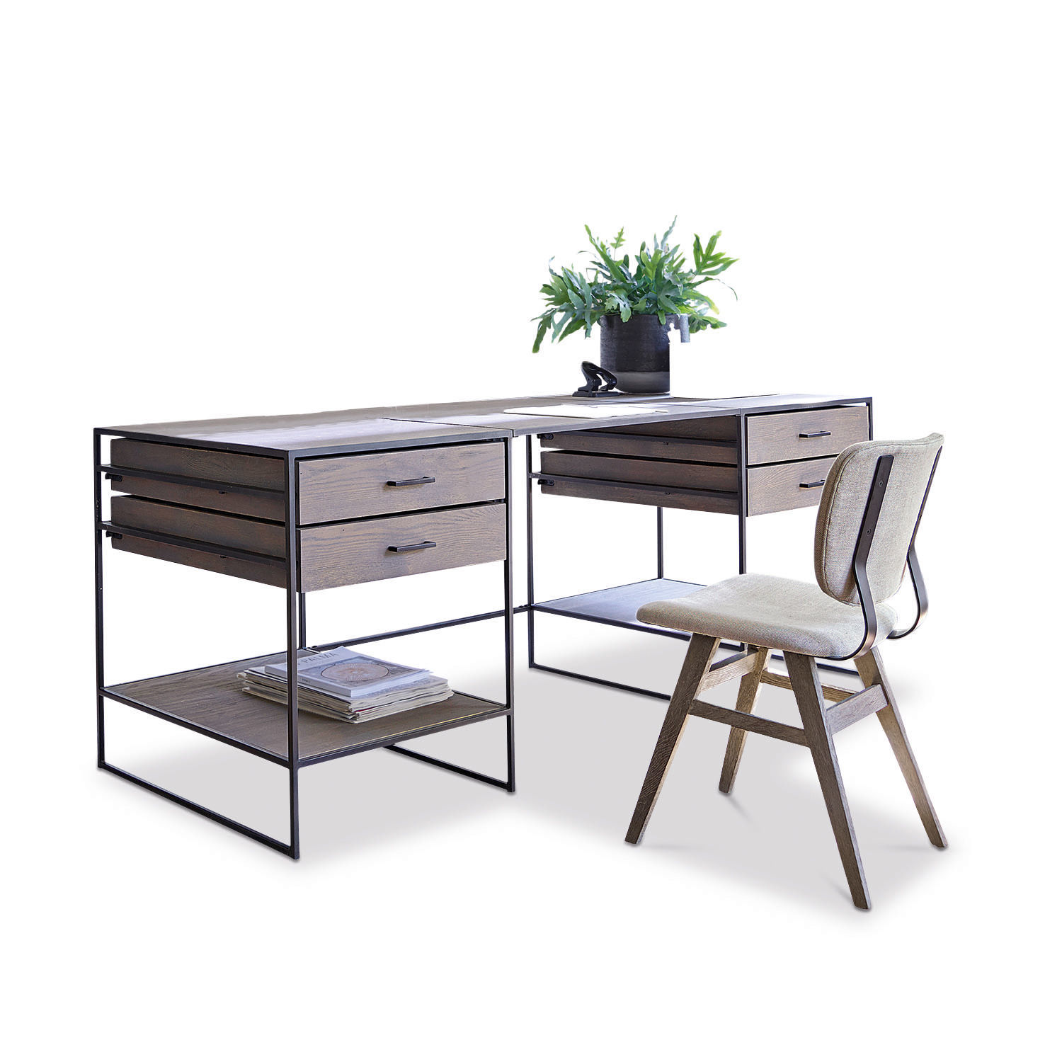 Eckschreibtisch aus dunklem Holz und Metall mit Schubladen, gepolsterter Stuhl in Beige