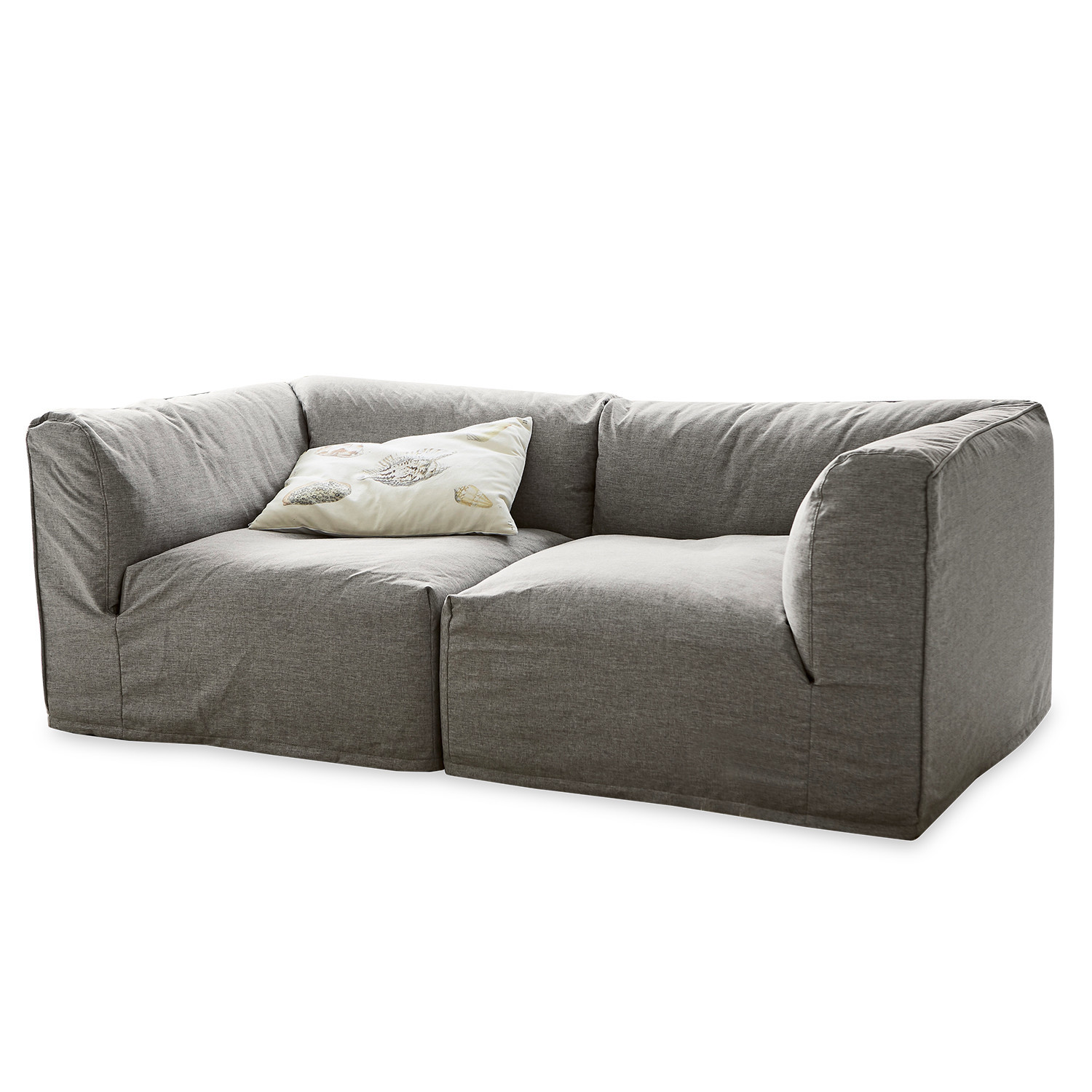 Modulares graues Sofa aus Stoff mit Muschel-Dekokissen für gemütliches Wohnzimmer