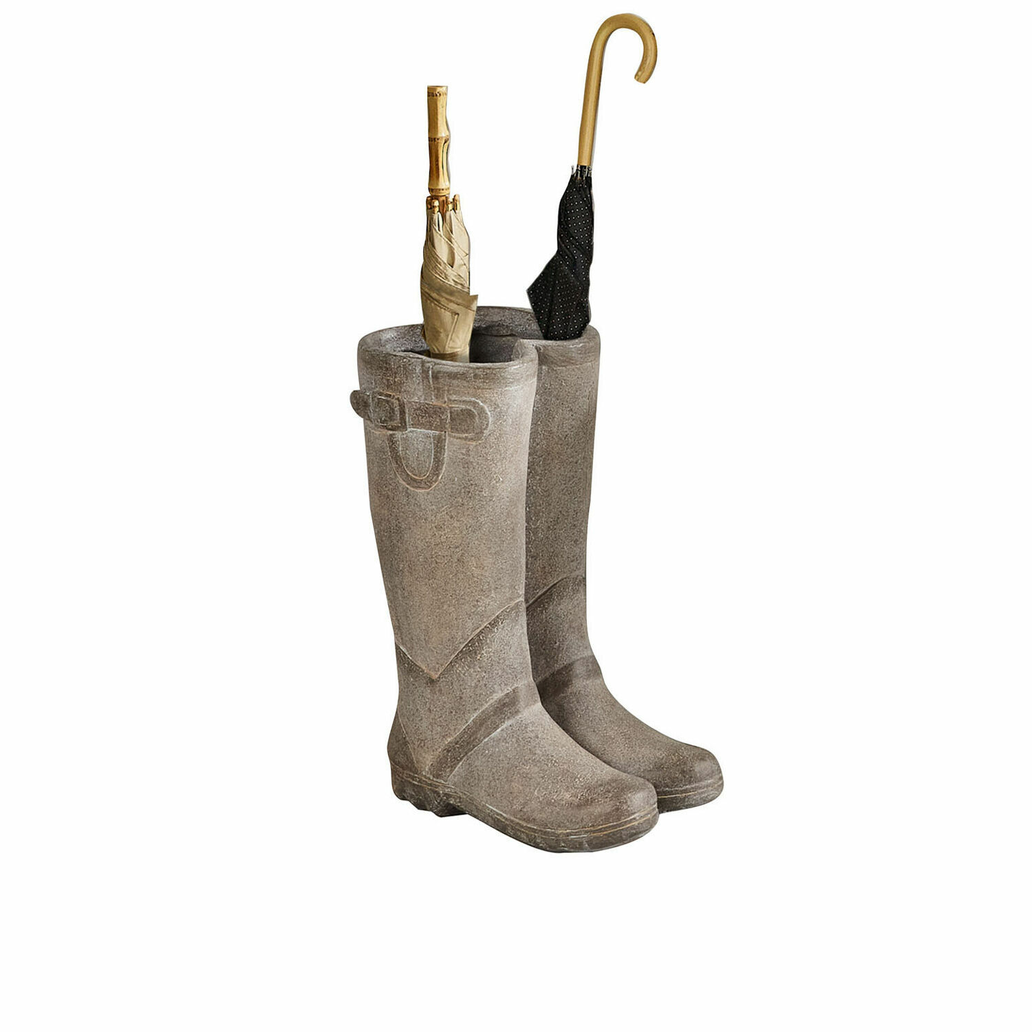 Regalständer in Form grauer Gummistiefel mit zwei Bambusgriff-Regenschirmen