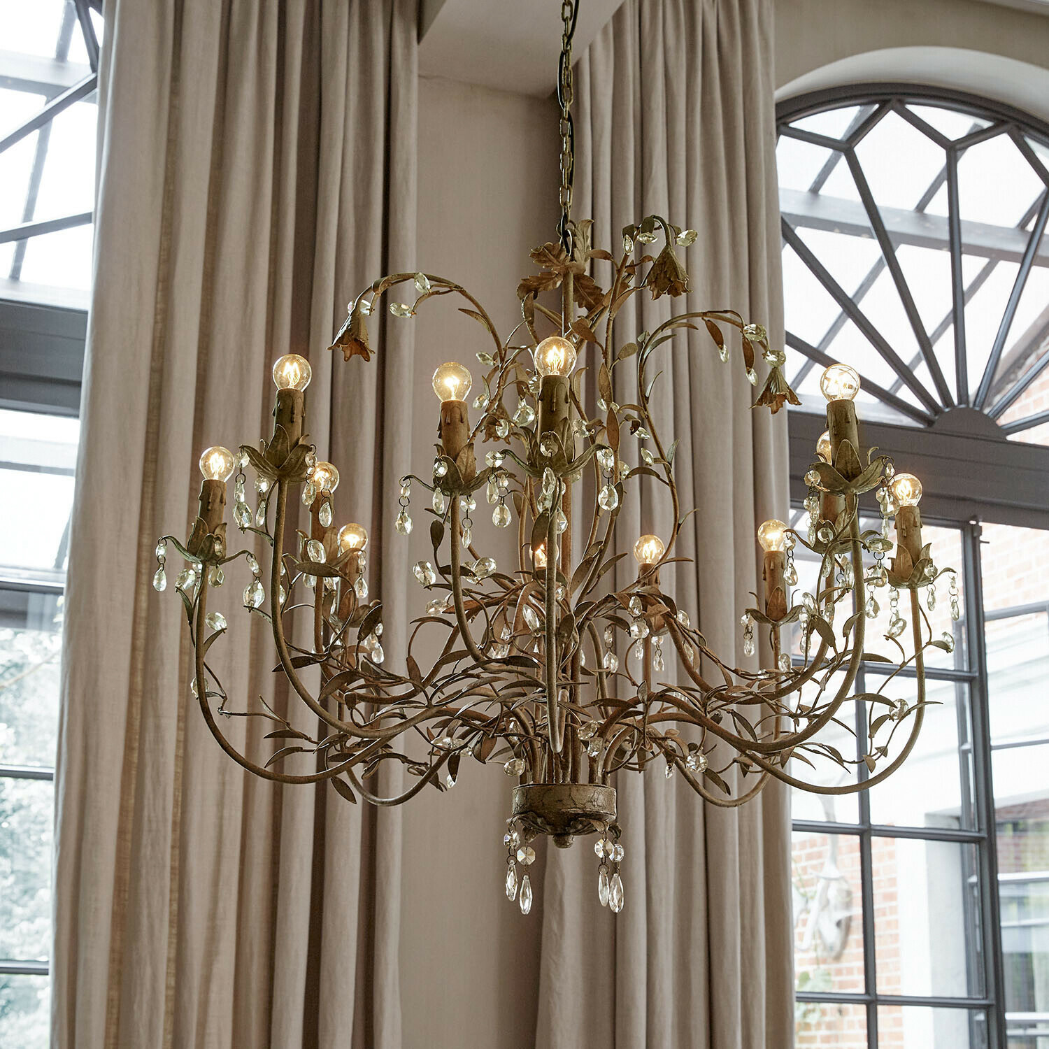 Kronleuchter Opérancourt Metall-Kronleuchter mit Kristalltropfen im Vintage-Stil, dekorative Wohnzimmerbeleuchtung