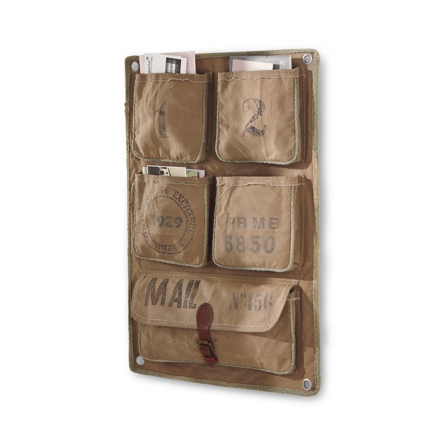 Brauner Wandorganizer aus Stoff mit Taschen und Aufdrucken, praktisch zur Aufbewahrung von Dokumenten und Post
