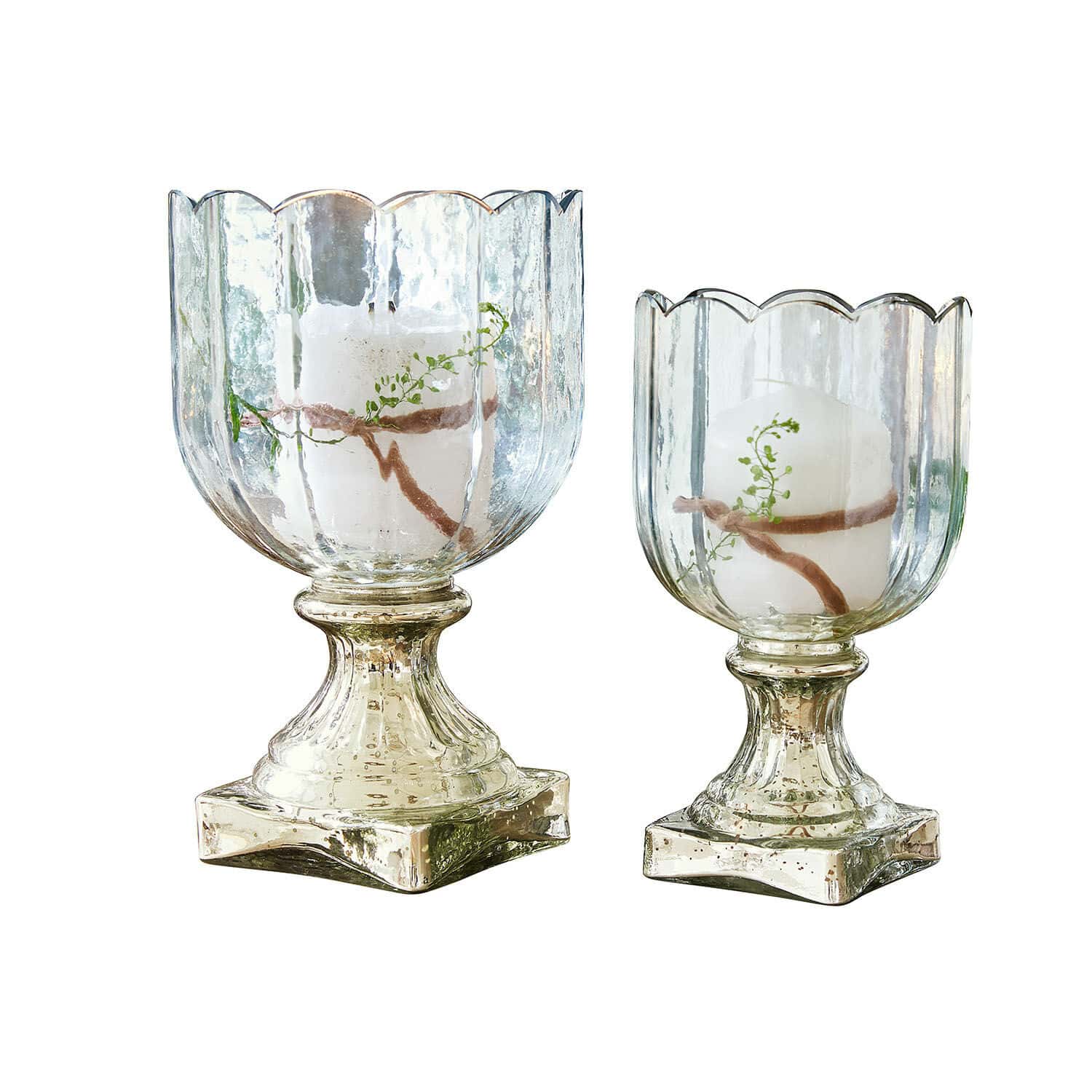 Windlicht 2er Set Jovique Zwei transparente Glaswindlichter mit weißen Kerzen und grünen Zweigen, dekorative Wohnaccessoires