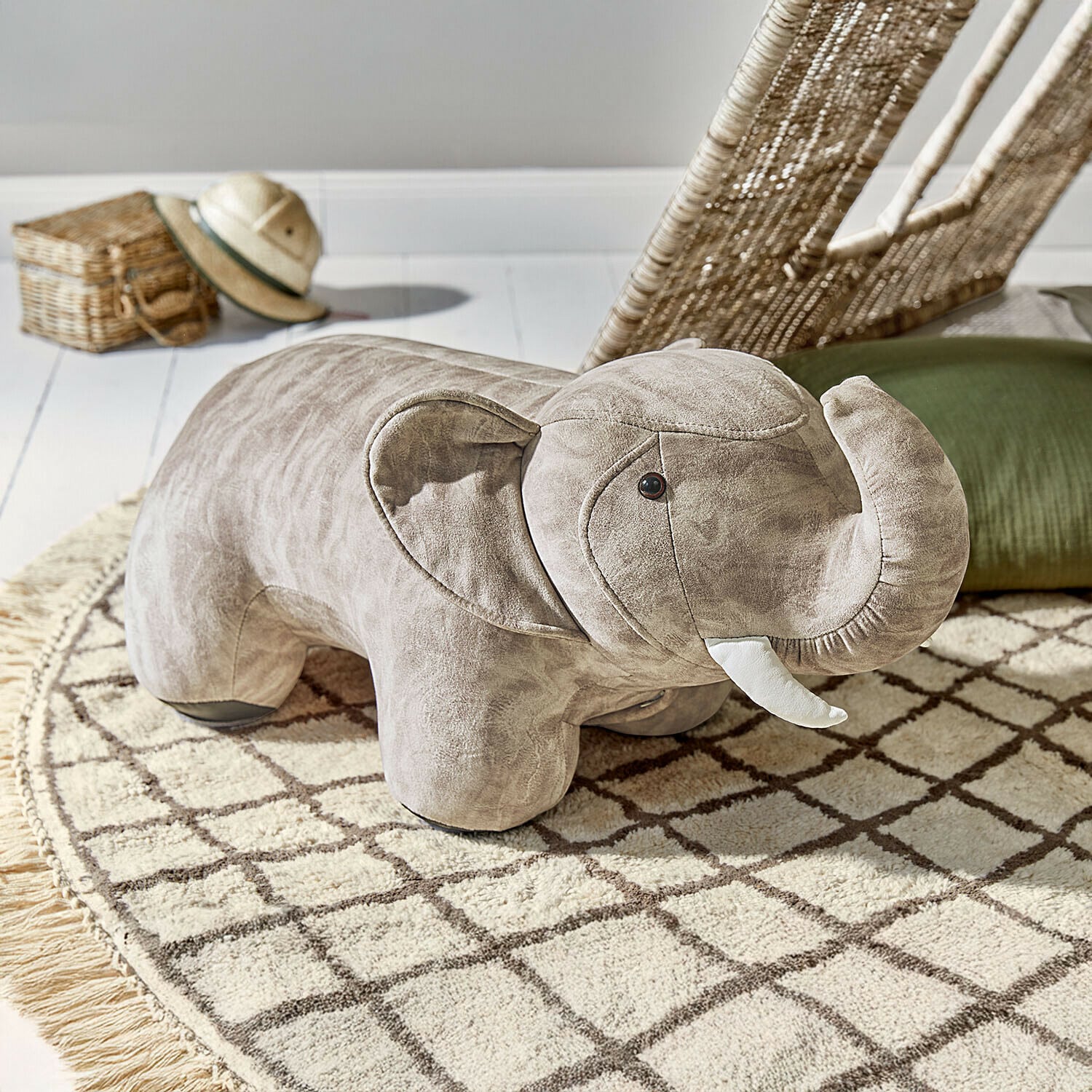 Fauteuil peluche Bellyboo Fauteuil peluche Bellyboo
