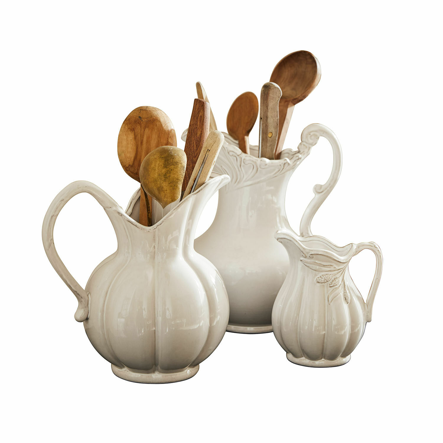 Krug 3er Set Lucanera Set aus weißen Keramikkrügen mit Holzlöffeln im Vintage-Stil für die Küche