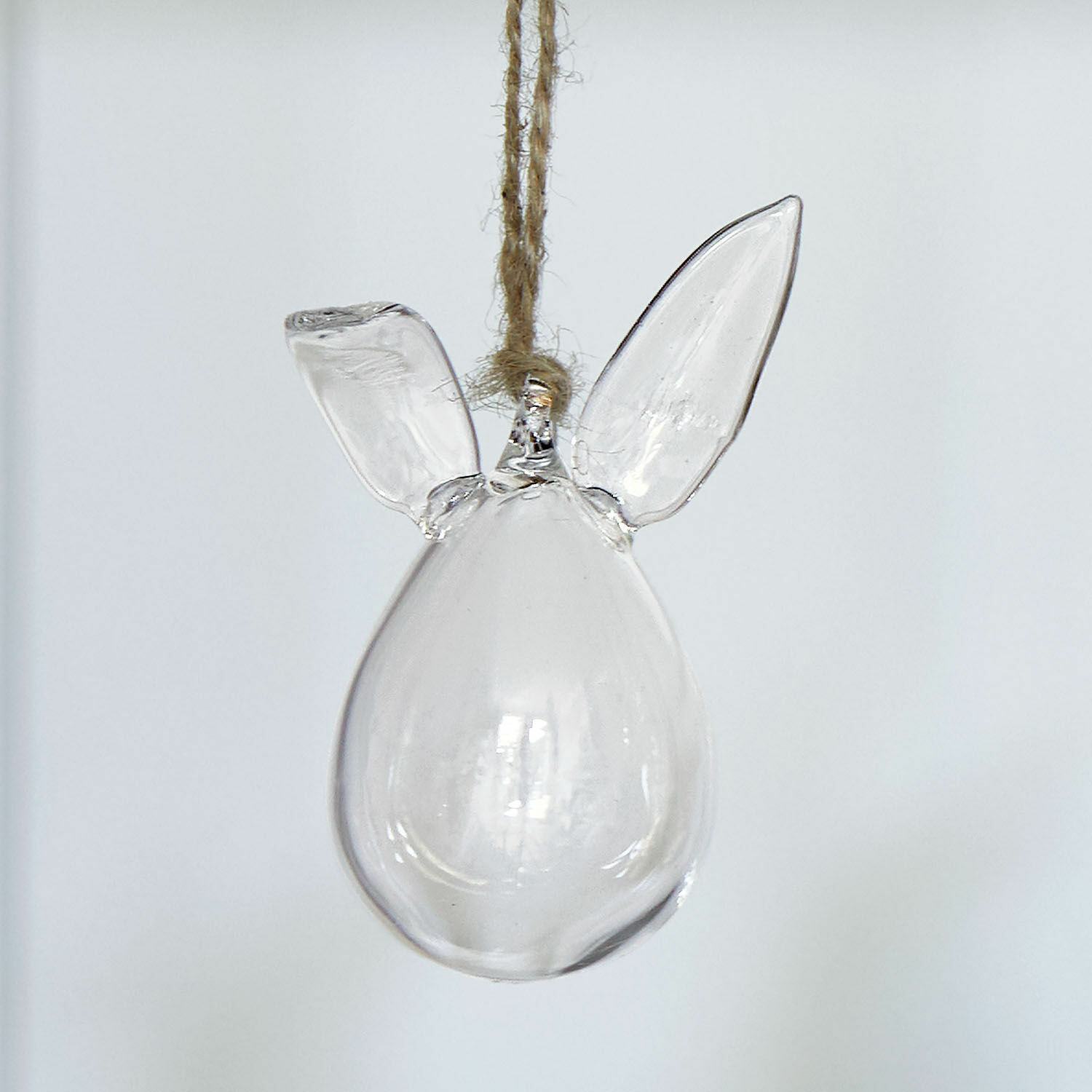 Transparente Glasanhänger in Hasenohrenform mit Naturkordel zum Aufhängen