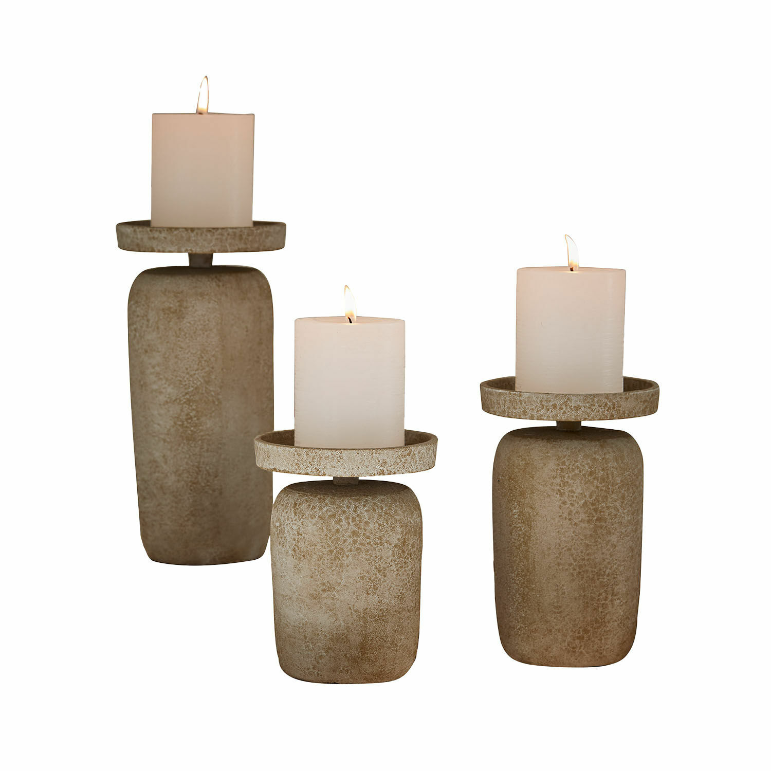 Kerzenhalter 3er Set Amsley Set aus drei beigen Keramik-Kerzenhaltern mit weißen Kerzen, Wohnaccessoire, Beleuchtung