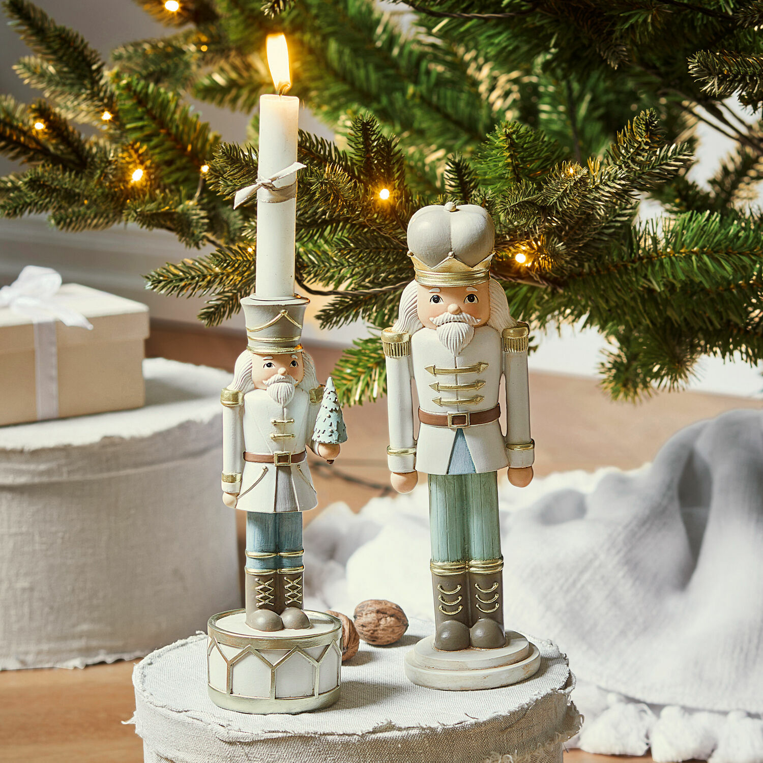Deko-Nussknacker mit Kerzenständer Ellicott Deko-Nussknacker mit Kerzenständer Ellicott