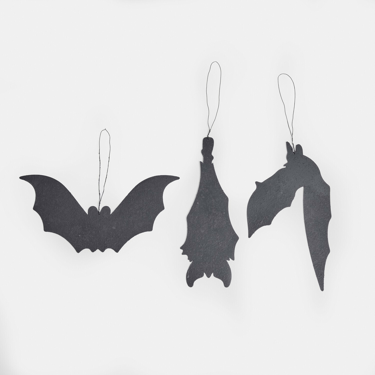 Anhänger 3er Set Quivorin Set aus drei schwarzen Metall-Halloween-Dekorationen in Fledermausform zum Aufhängen