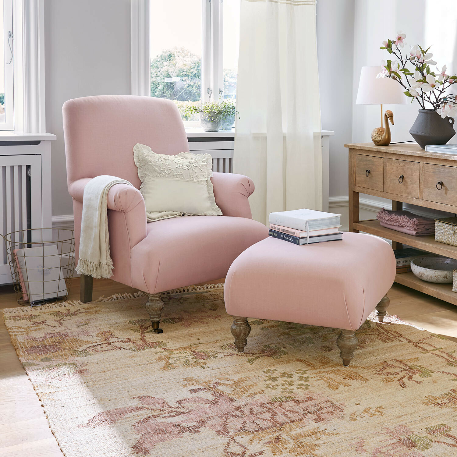 Sessel mit Hocker Rose de Lumière