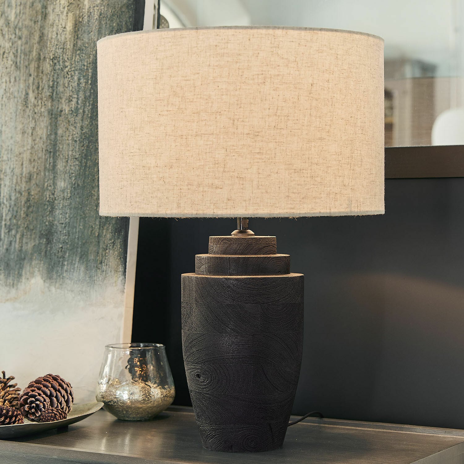Tischlampe Daphielle Tischlampe aus schwarzem Holz mit beigem Lampenschirm, Wohnraumbeleuchtung, Dekoration