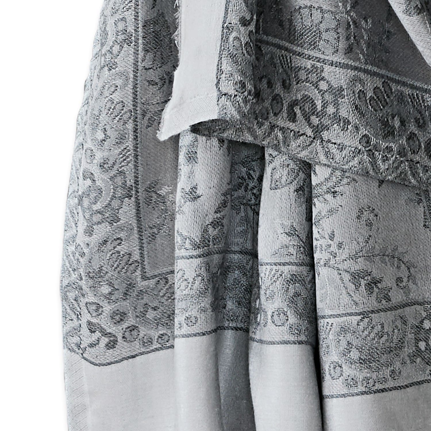 Grauer dekorativer Stoff mit Paisley-Muster, weiches Material für Wohntextilien und Dekoration