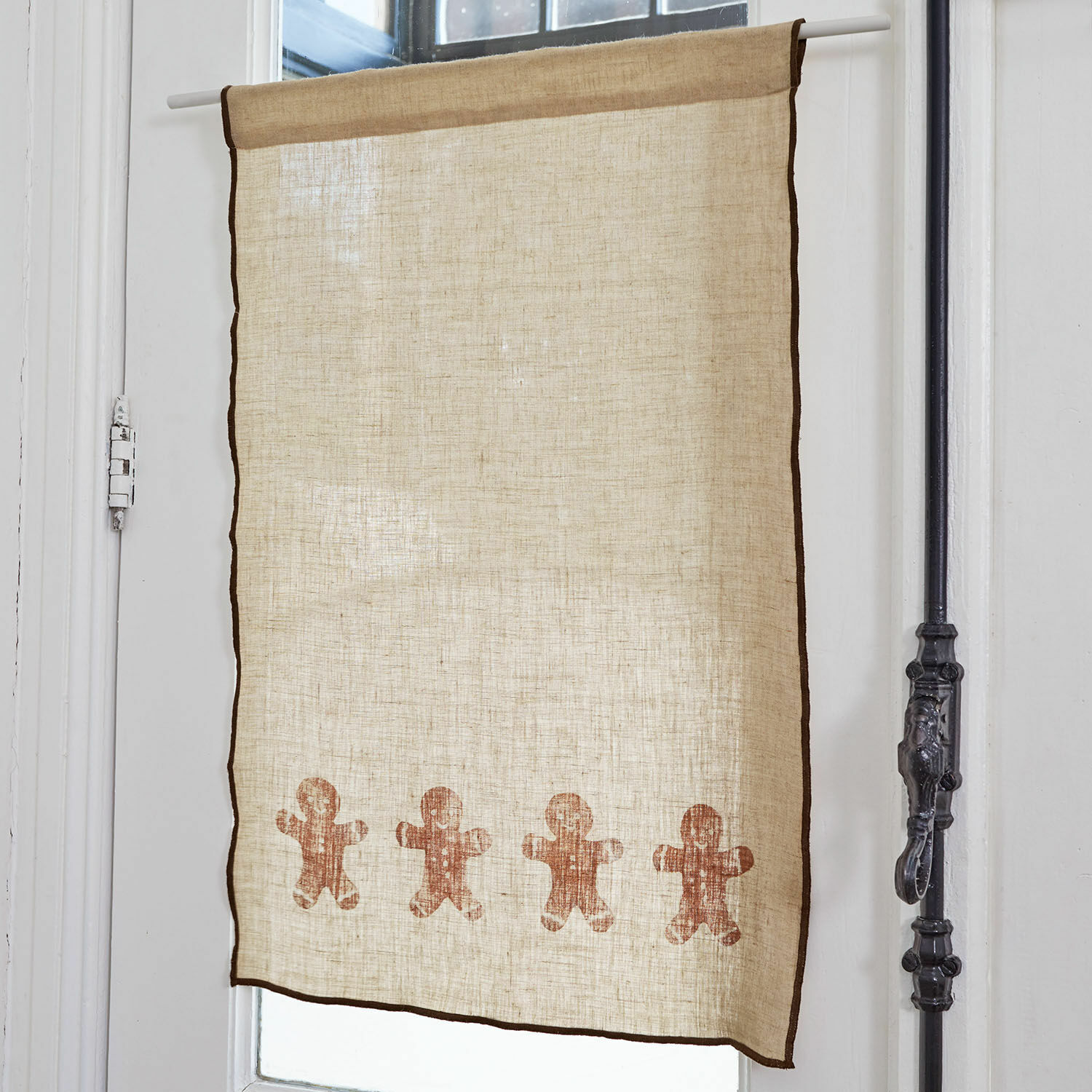 Scheibengardine Gingerbread Beiger Leinenvorhang mit braunen Rändern und Lebkuchenmännchen-Motiv, Fensterdekoration