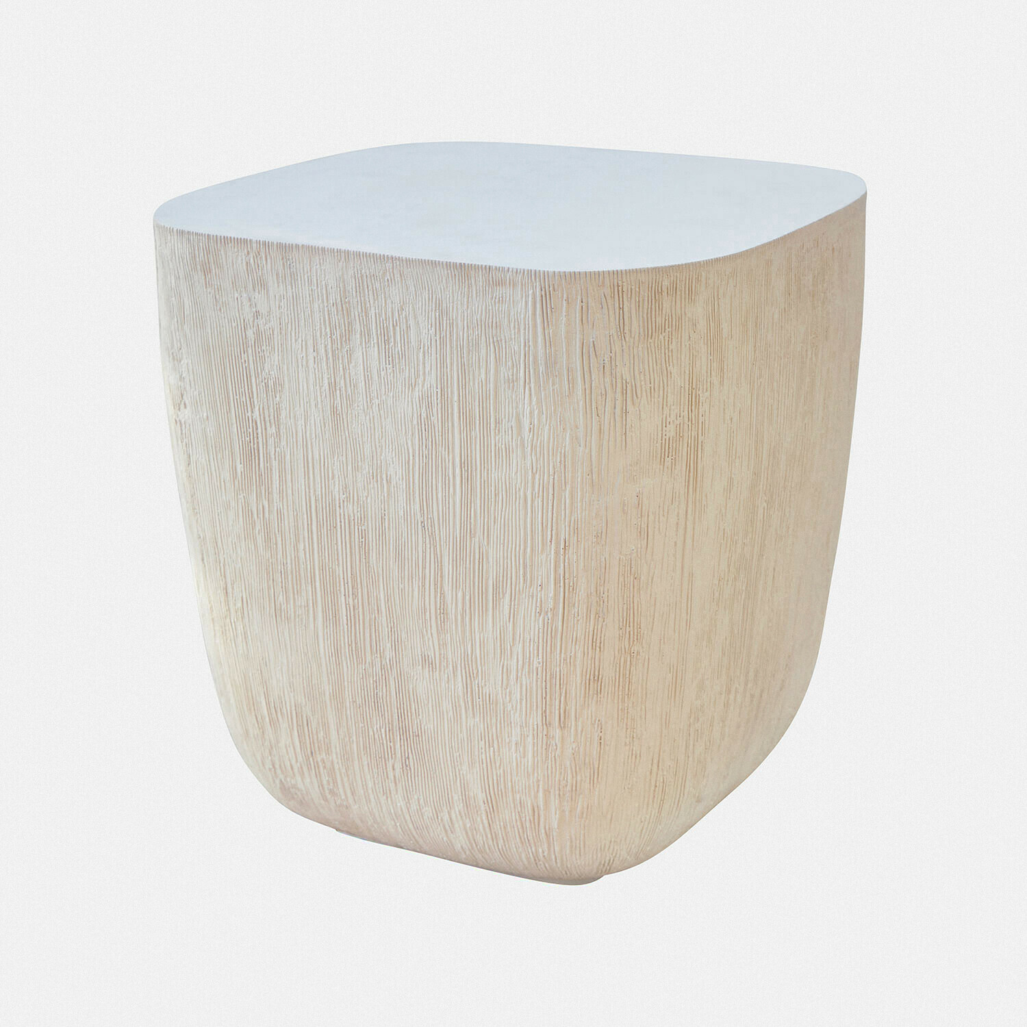 Quadratischer Beistelltisch aus hellem Holz mit natürlicher Maserung, moderner Wohnzimmertisch