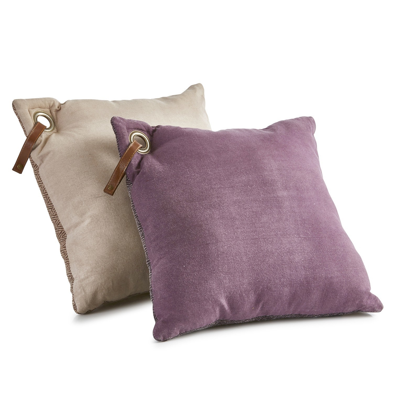 Set aus zwei dekorativen Kissen aus weichem Material in Beige und Violett mit Ledergriff