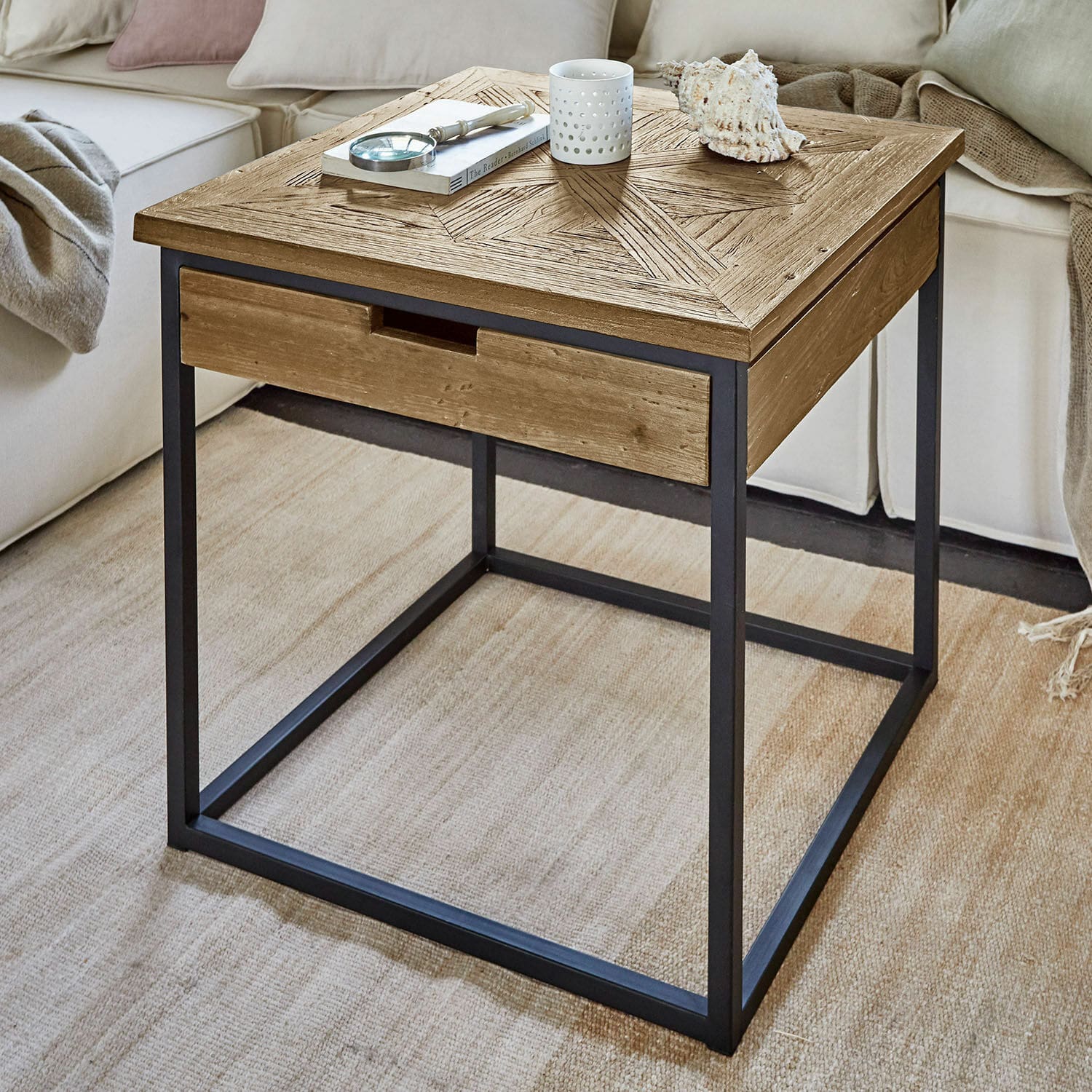 Beistelltisch Lépaud Quadratischer Couchtisch aus Holz und schwarzem Metall, moderner Beistelltisch fürs Wohnzimmer
