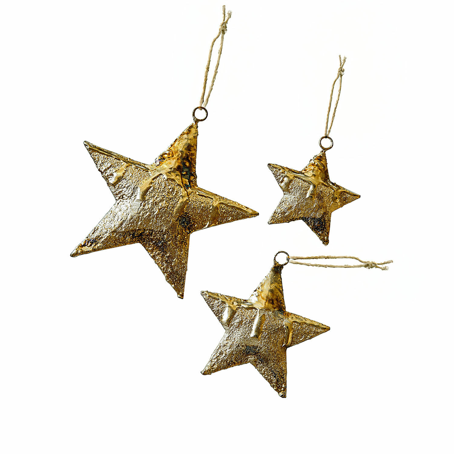 Anhänger 3er Set Myrska Set aus drei goldfarbenen Metallsternen mit Aufhängeschnur für festliche Weihnachtsdeko