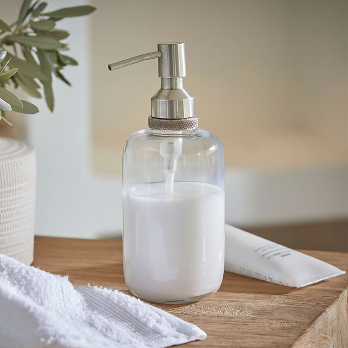 Transparenter Seifenspender aus Glas mit Edelstahlpumpe für weiße Flüssigseife