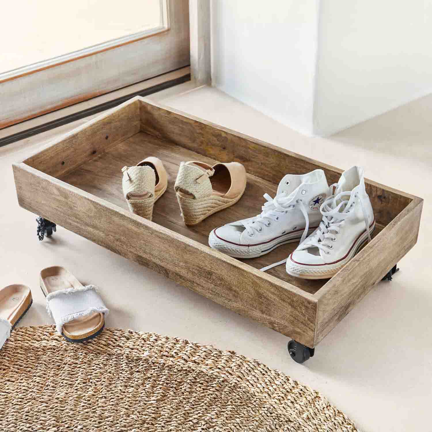 Holzkiste auf Rollen zur Aufbewahrung von Schuhen, Naturfarbe, praktische Lösung für den Haushalt