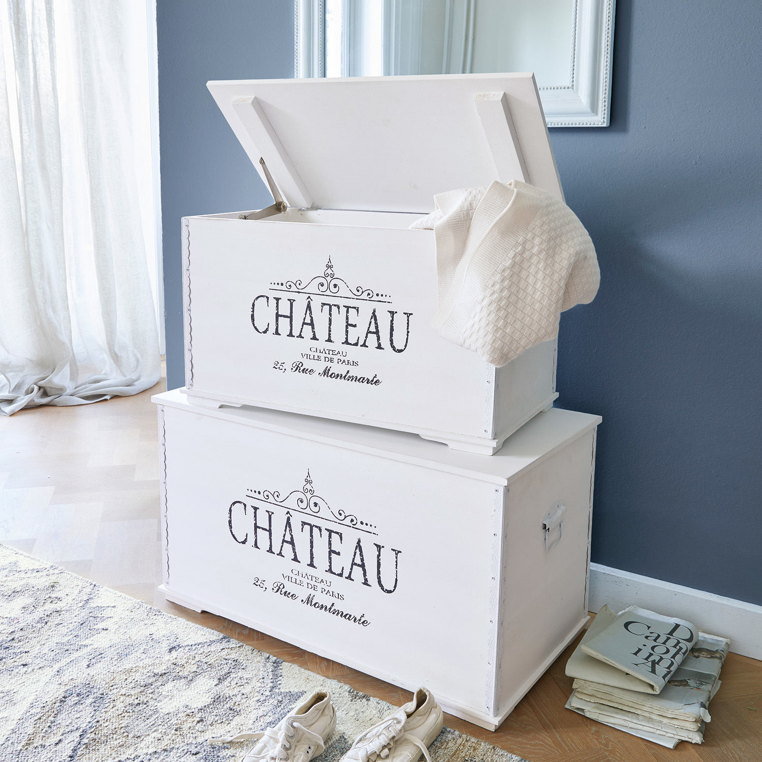 Weiße Holz-Aufbewahrungsboxen mit Château-Schriftzug, dekorativ und praktisch für Zuhause