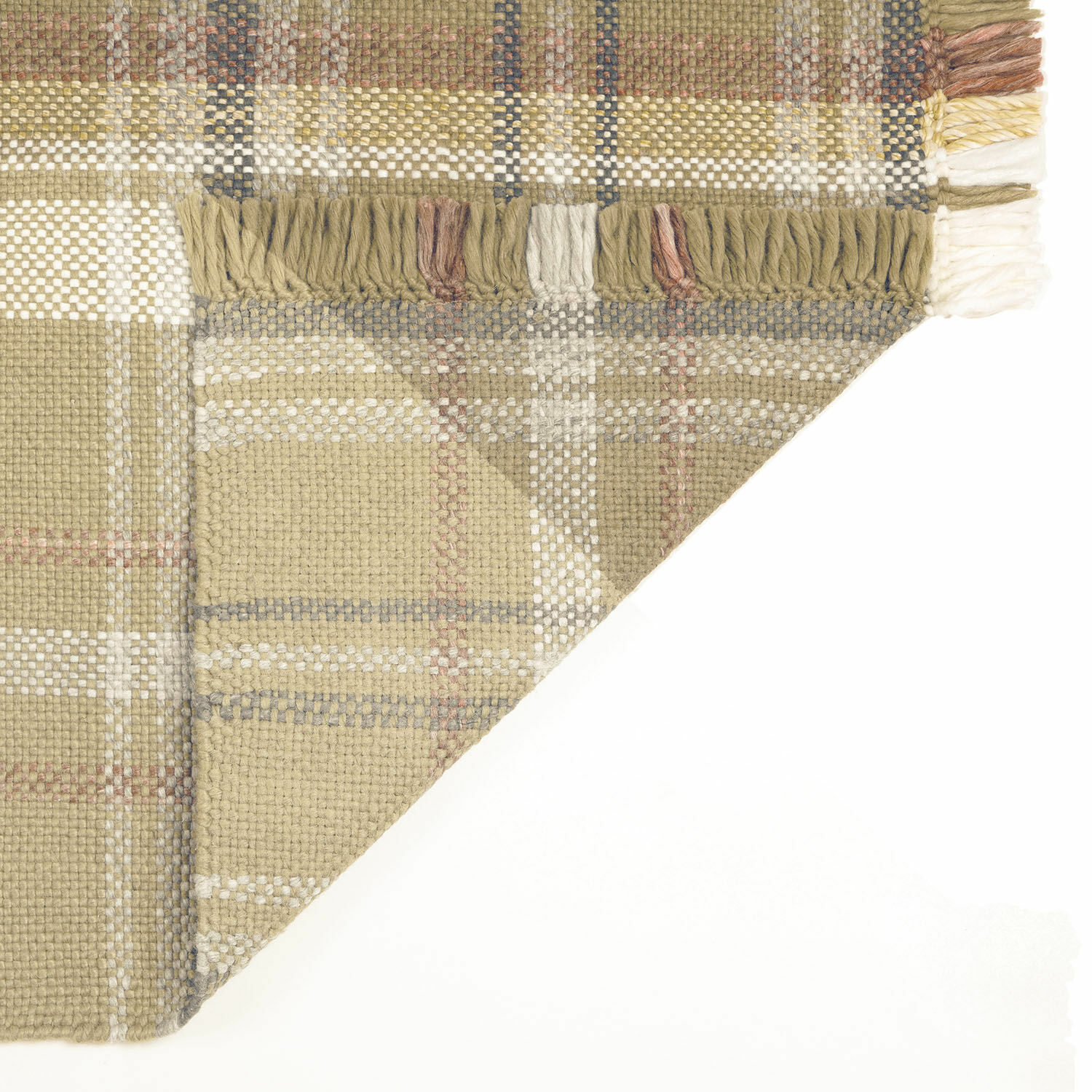 Beiger Plaid mit Fransen und Karomuster aus weichem Stoff, ideal für gemütliche Wohnraumgestaltung