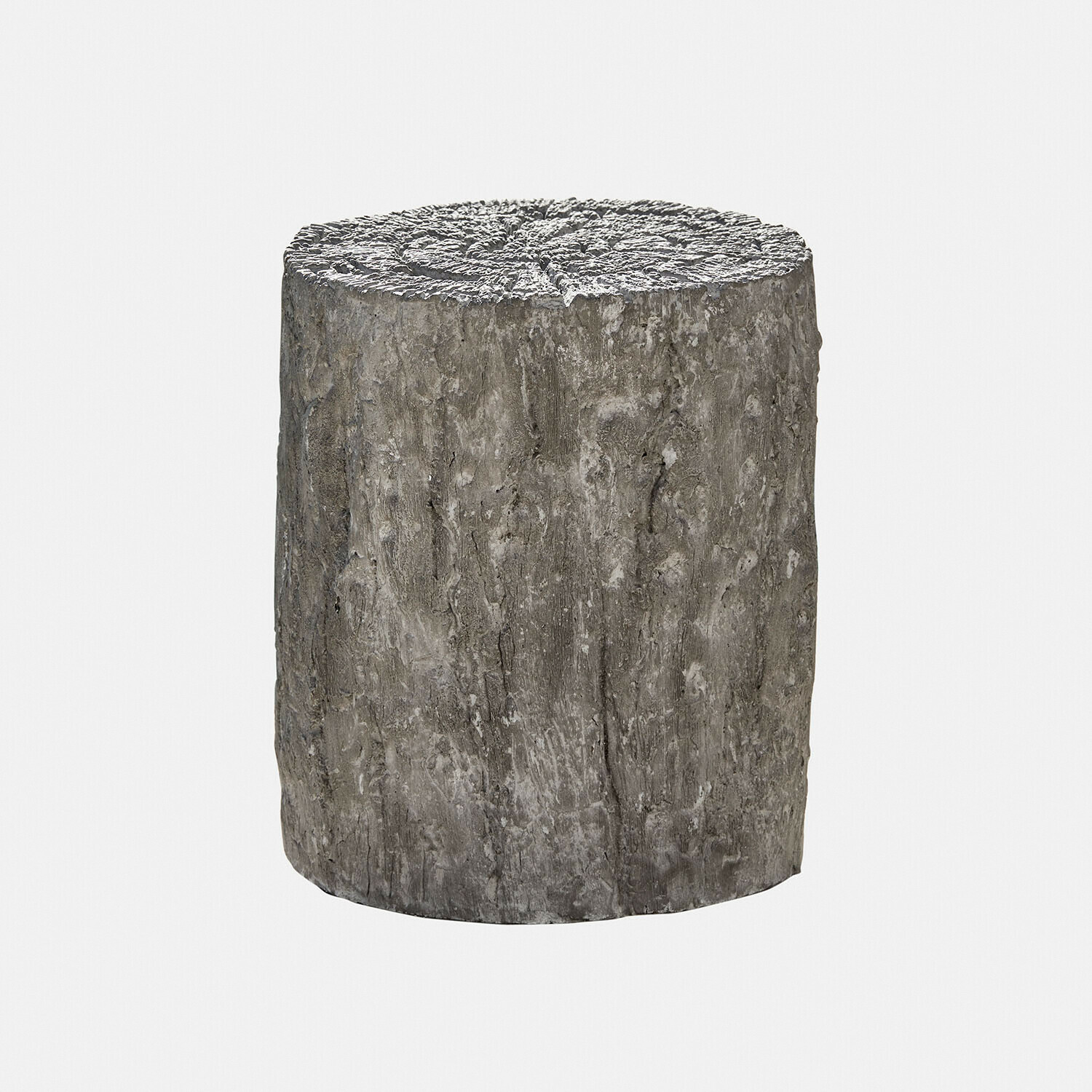 Dekorativer Hocker in Baumstammform aus grauem Material mit Holzstruktur
