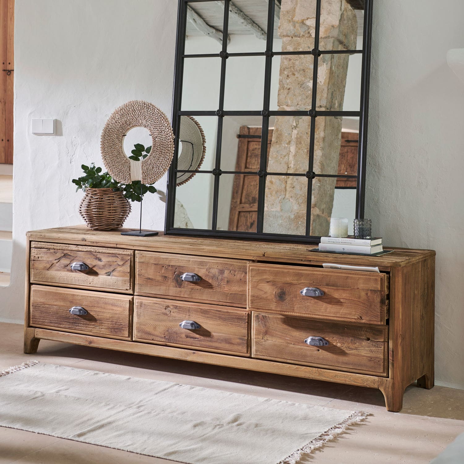 Kommode Wittfield Rustikale Kommode aus Naturholz mit sechs Schubladen und Metallgriffen in warmem Design