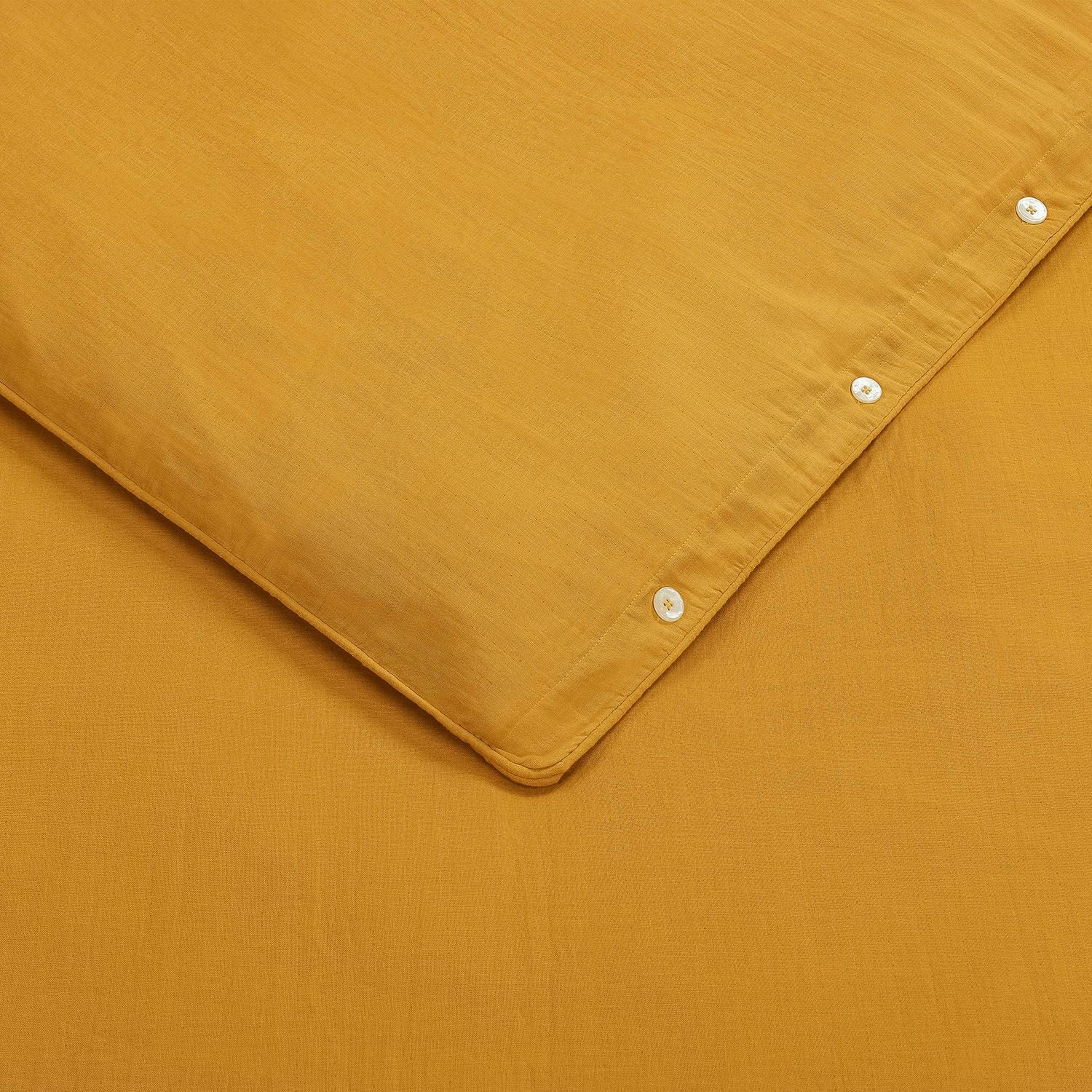 Senfgelbe Baumwoll-Kissenhülle mit Knöpfen, weiches Material, dekoratives Schlafzimmer-Accessoire
