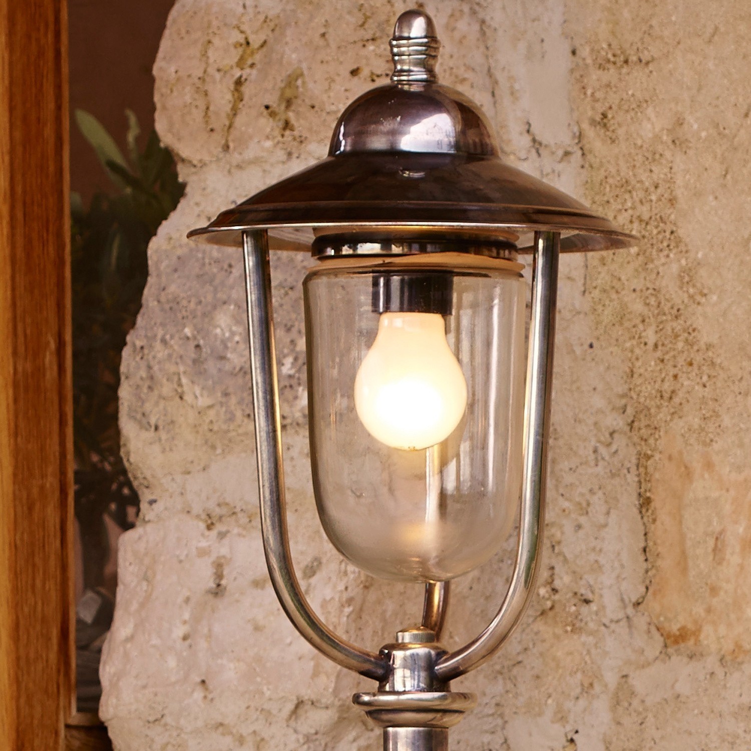 Außenlampe aus Metall mit klarem Glas und Glühbirne, silberfarben, dekorative Beleuchtung
