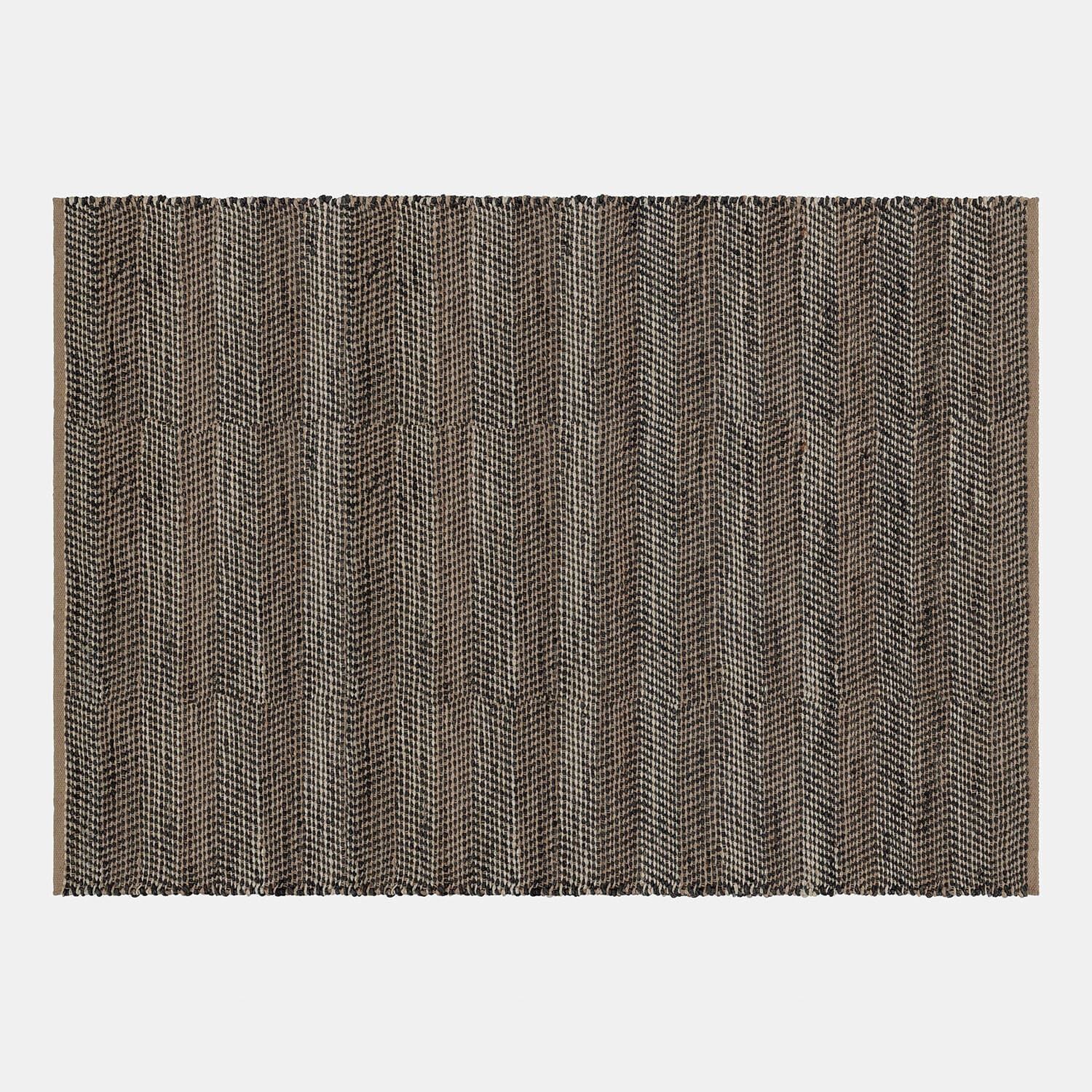 Teppich aus Naturfasern mit braun-schwarzem Muster, passend für moderne Wohnräume