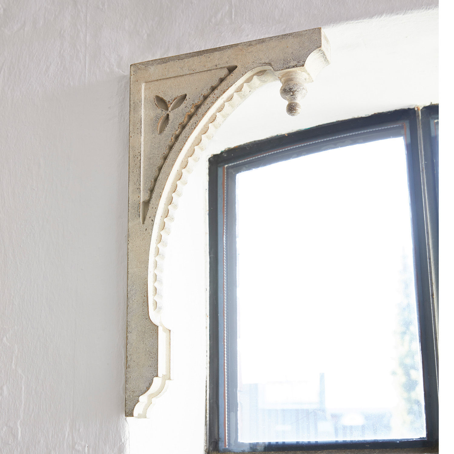 Wandornament 2er Set Bizue Dekorativer hellgrauer Steinsupport am Fenster, Vintage-Stil, Innenraum-Element