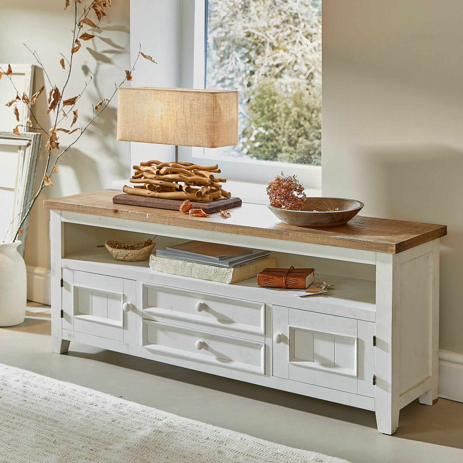 Sideboard Yukon Weiße Holzkommode mit Regalen und Schubladen, Naturholzplatte, Wohnzimmermöbel