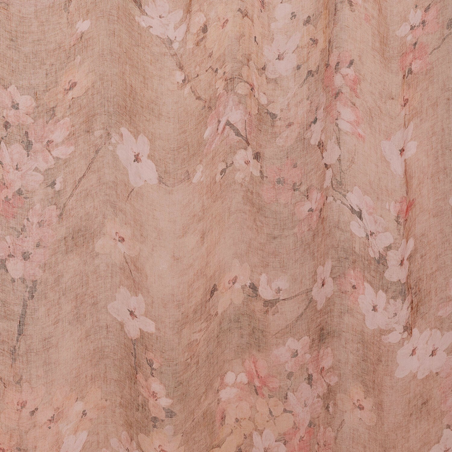 Zarter Vorhang aus leichtem Stoff in Beige mit pastellrosa Blumenmuster für sanfte Raumgestaltung