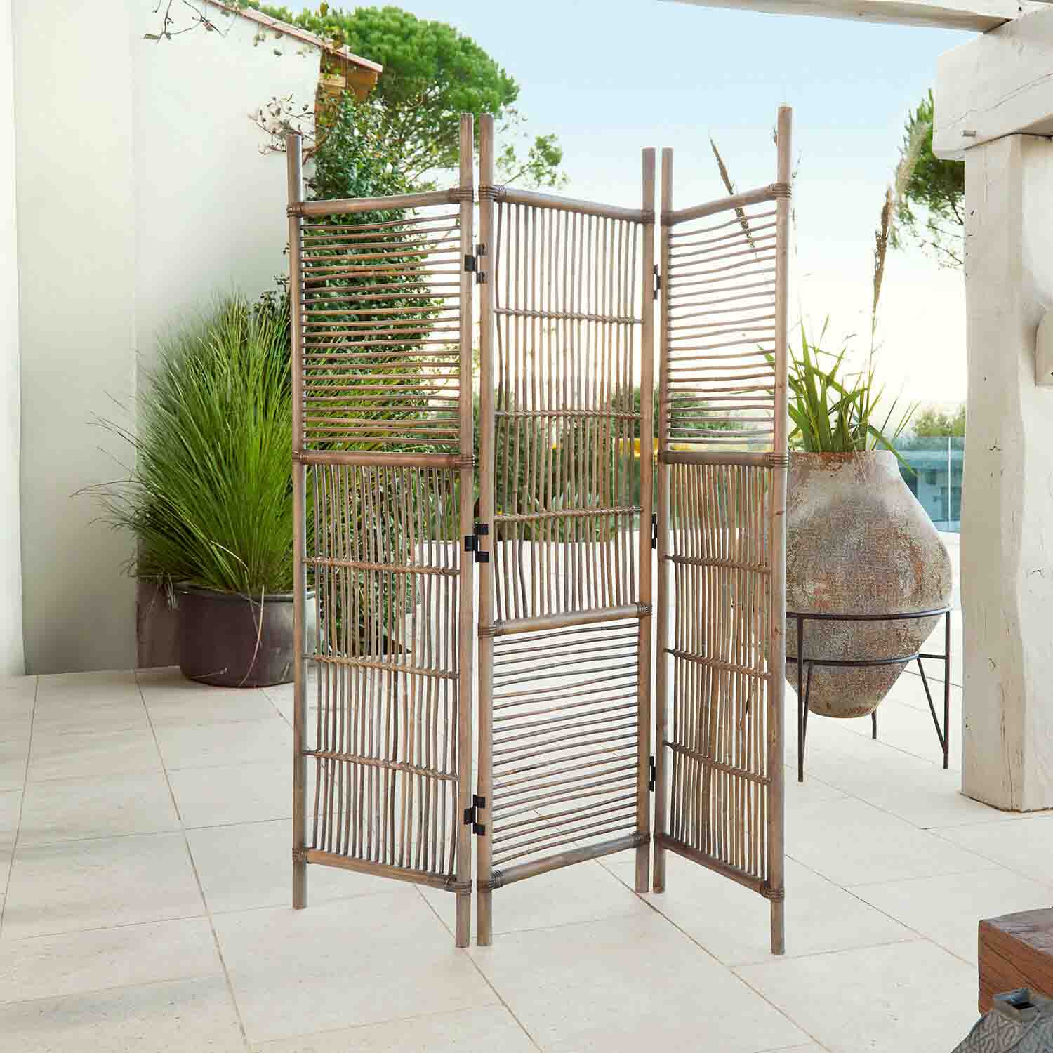 Dreiteiliger Paravent aus natürlichem Rattan, leichter Sichtschutz für Terrasse und Garten
