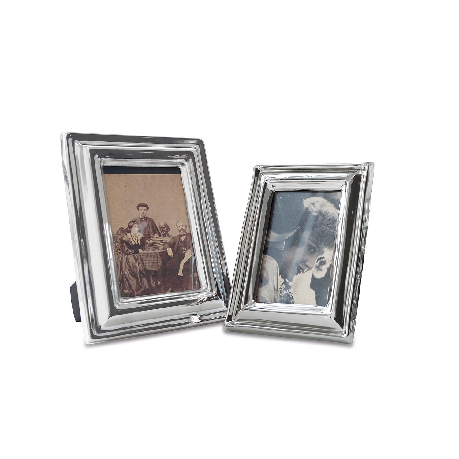 Set aus zwei silbernen Metall-Bilderrahmen im klassischen Stil zur Wohnraumdekoration