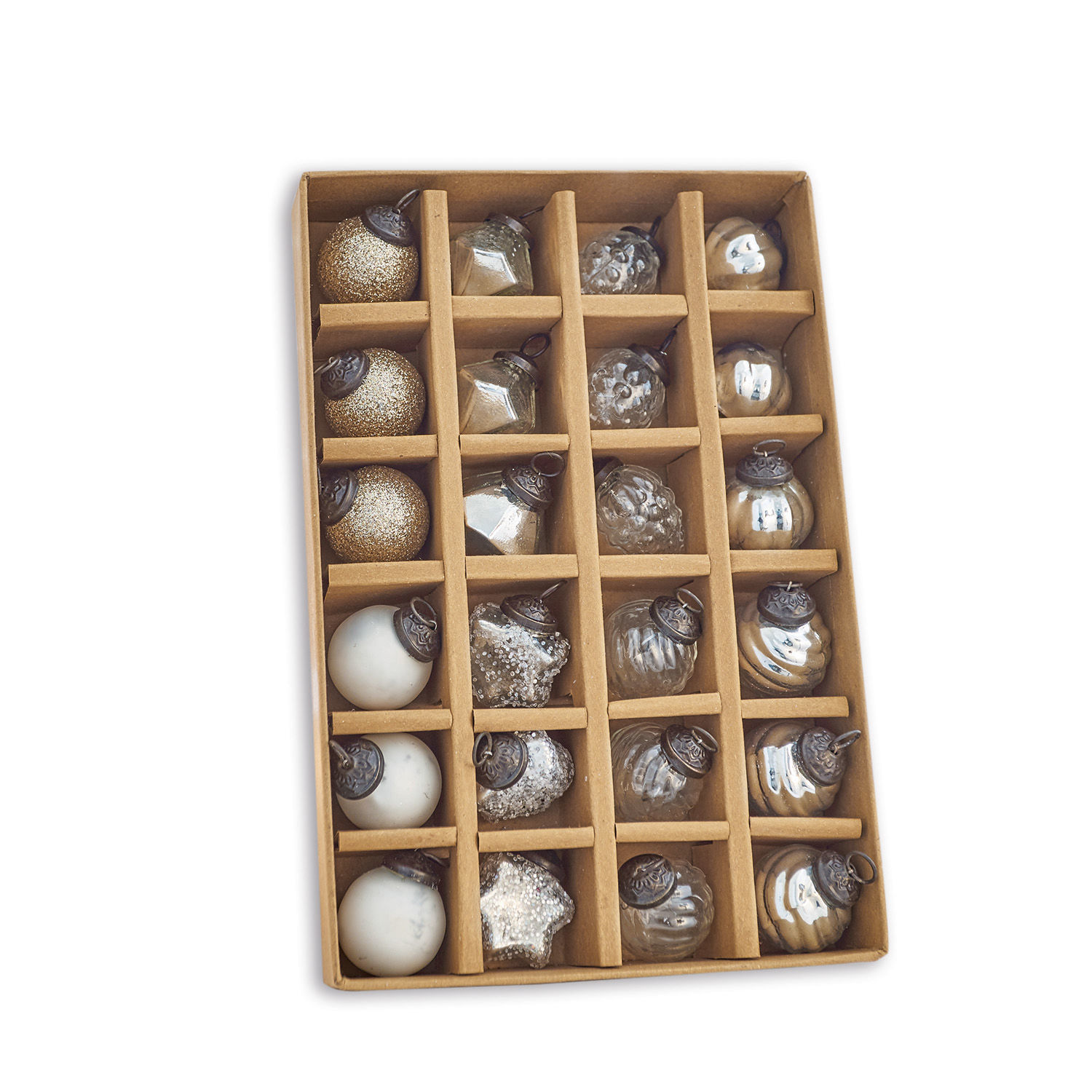 Weihnachtsschmuck 24er Set Sanary Set aus gold-weißen Glas-Weihnachtskugeln in einem braunen Karton mit Fächern