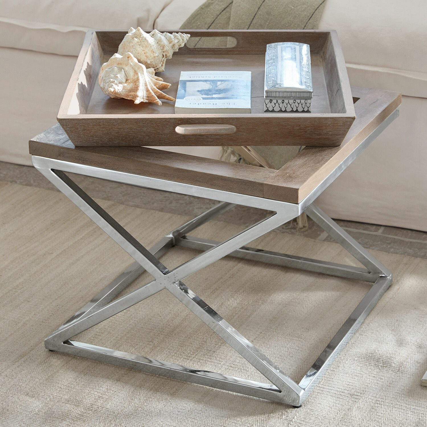 Quadratischer Couchtisch aus Holz und Metall in Naturfarben, modernes Design fürs Wohnzimmer