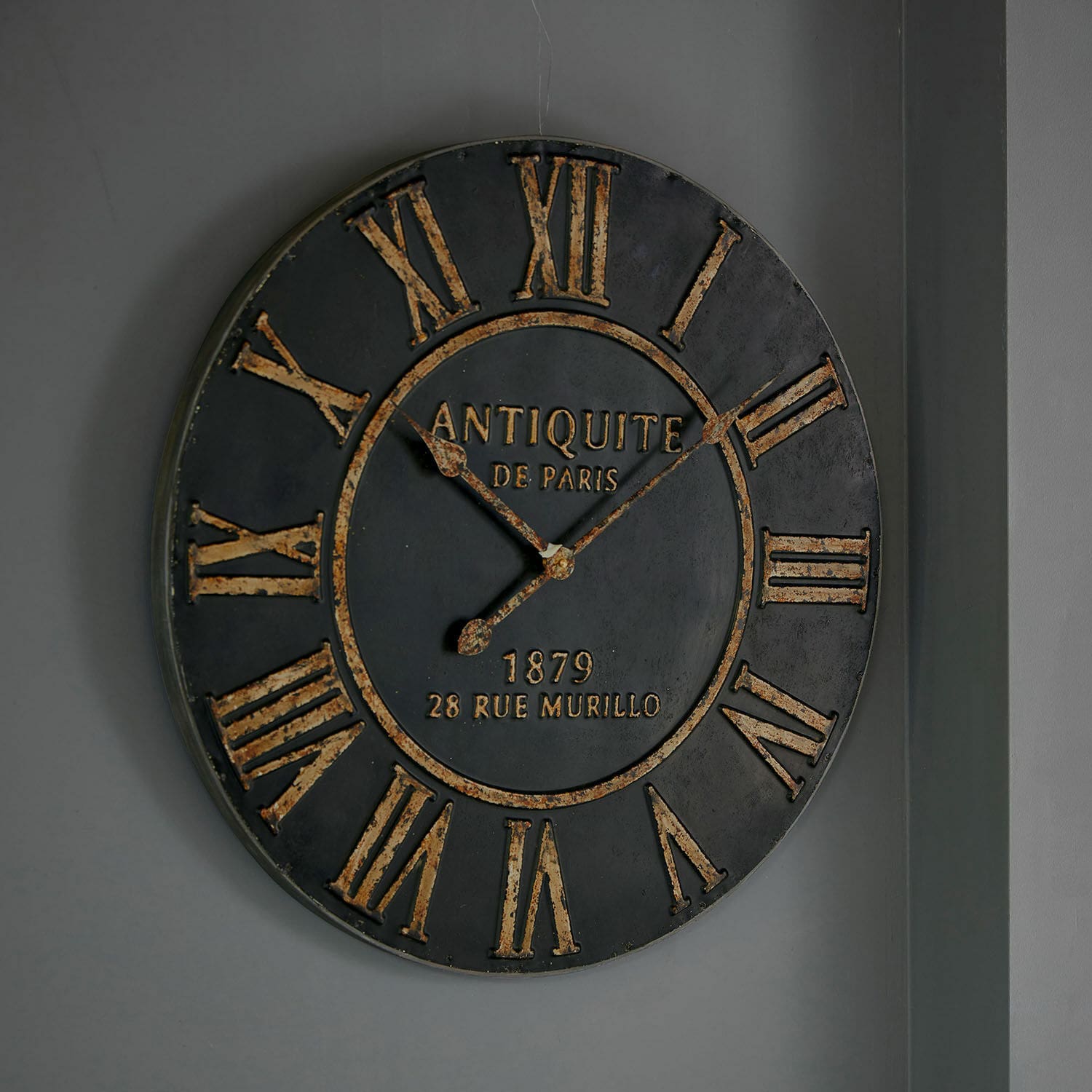 Uhr Murillo Große runde Wanduhr aus schwarzem Metall mit römischen Ziffern im Vintage-Stil für Wohnräume