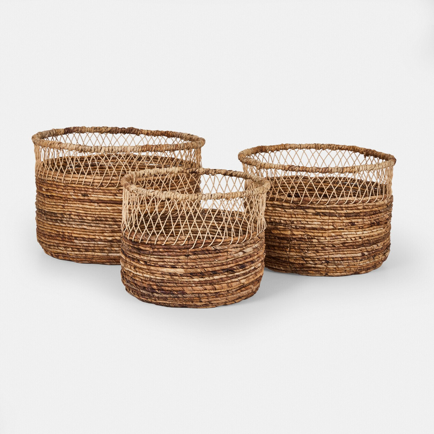 Korb 3er Set Wynlea Set mit drei runden Körben aus natürlichem braunem Rattan für praktische Aufbewahrung